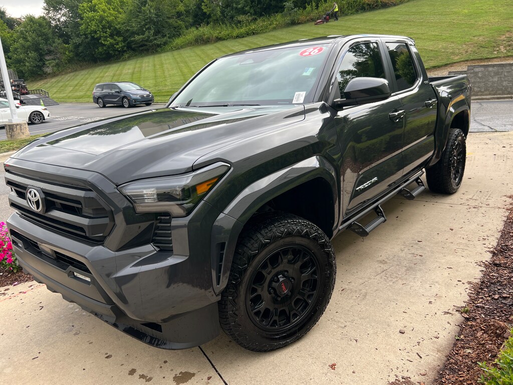 Used 2026 Toyota Tacoma 4WD SR5 Pickup