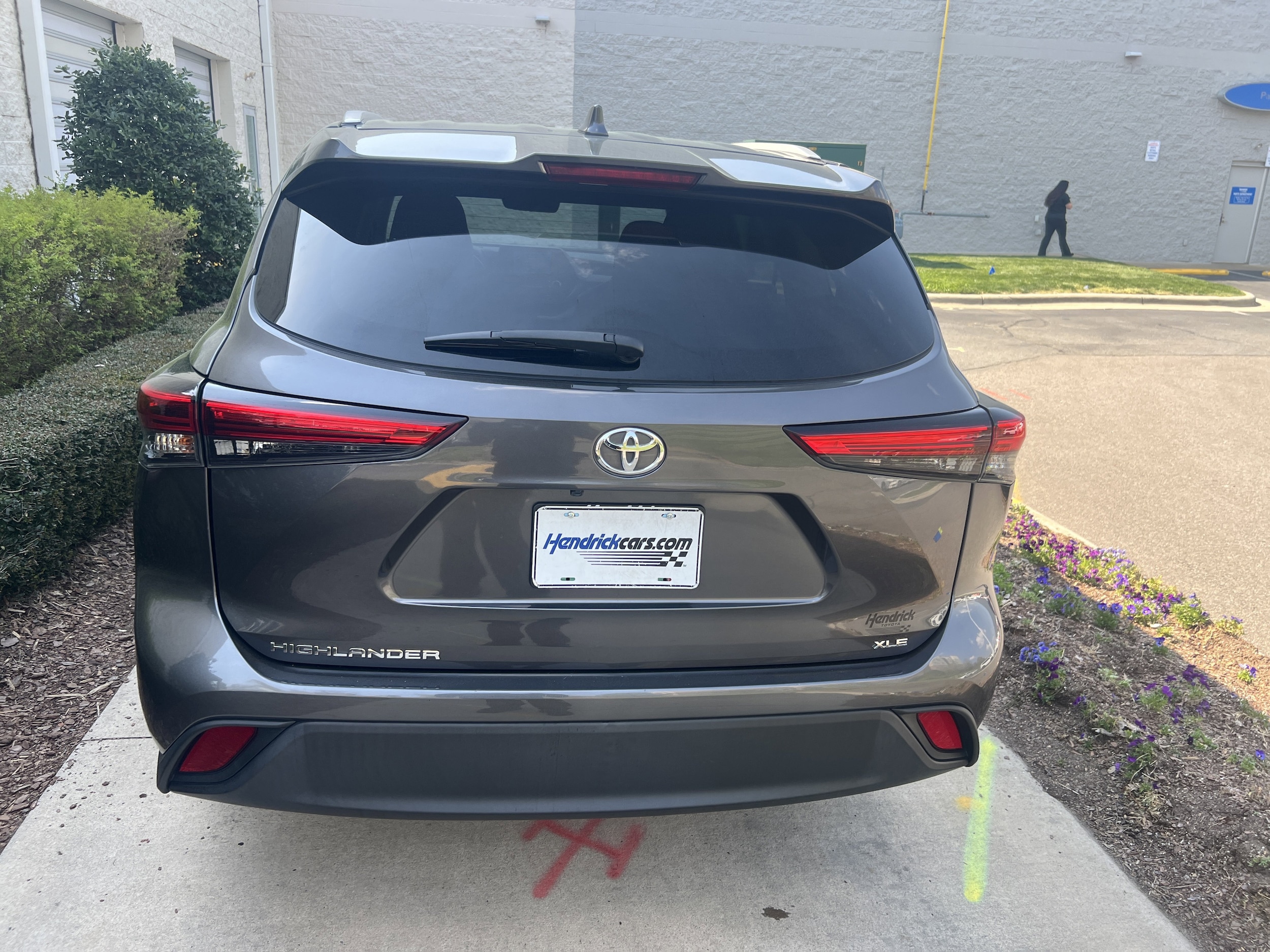 2023 Toyota Highlander XLE photo 3