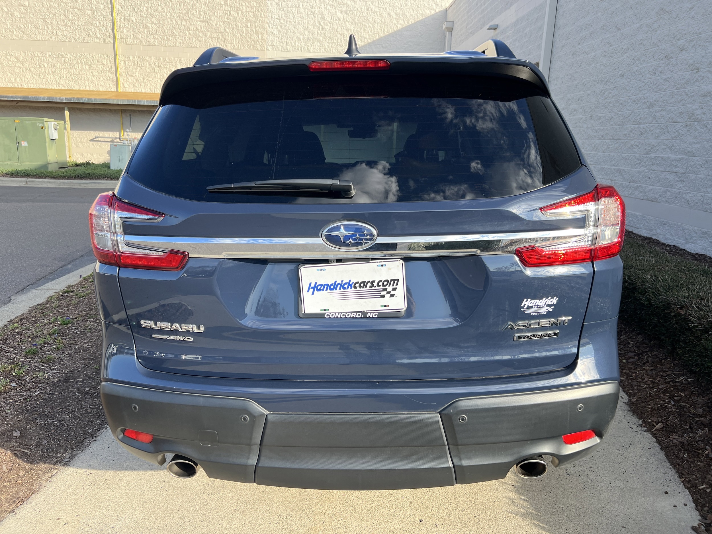 2024 Subaru Ascent Touring photo 3