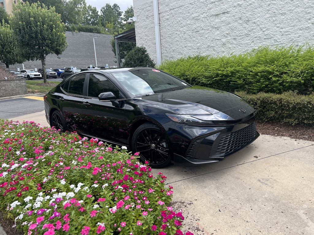 Used 2025 Toyota Camry SE Sedan