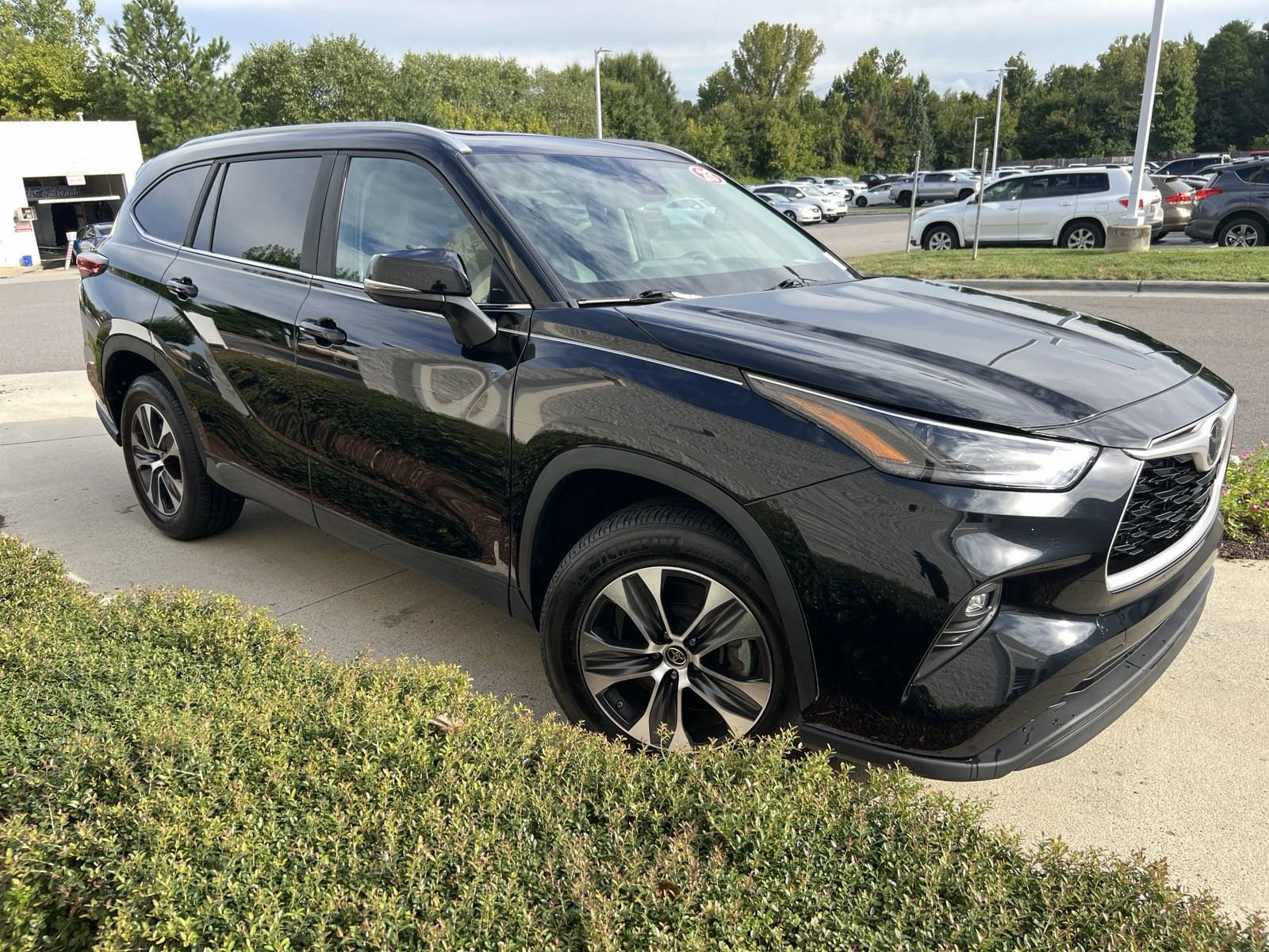 Used 2023 Toyota Highlander XLE with VIN 5TDKDRAH0PS003753 for sale in Concord, NC