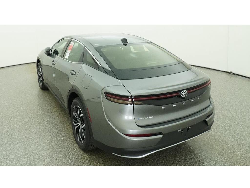 Toyota Crown XLE