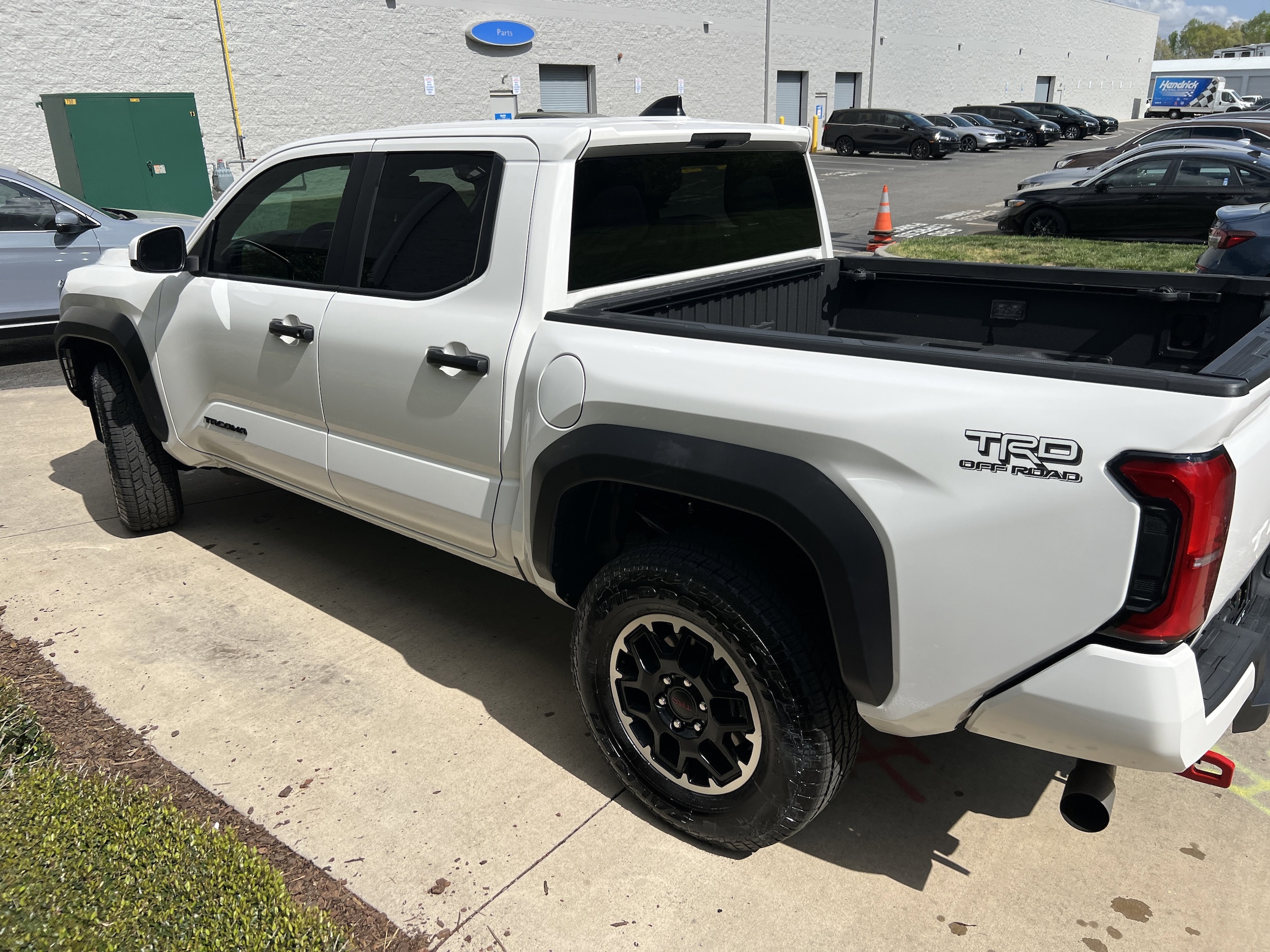 2025 Toyota Tacoma 4WD TRD Off Road Hybrid photo 6