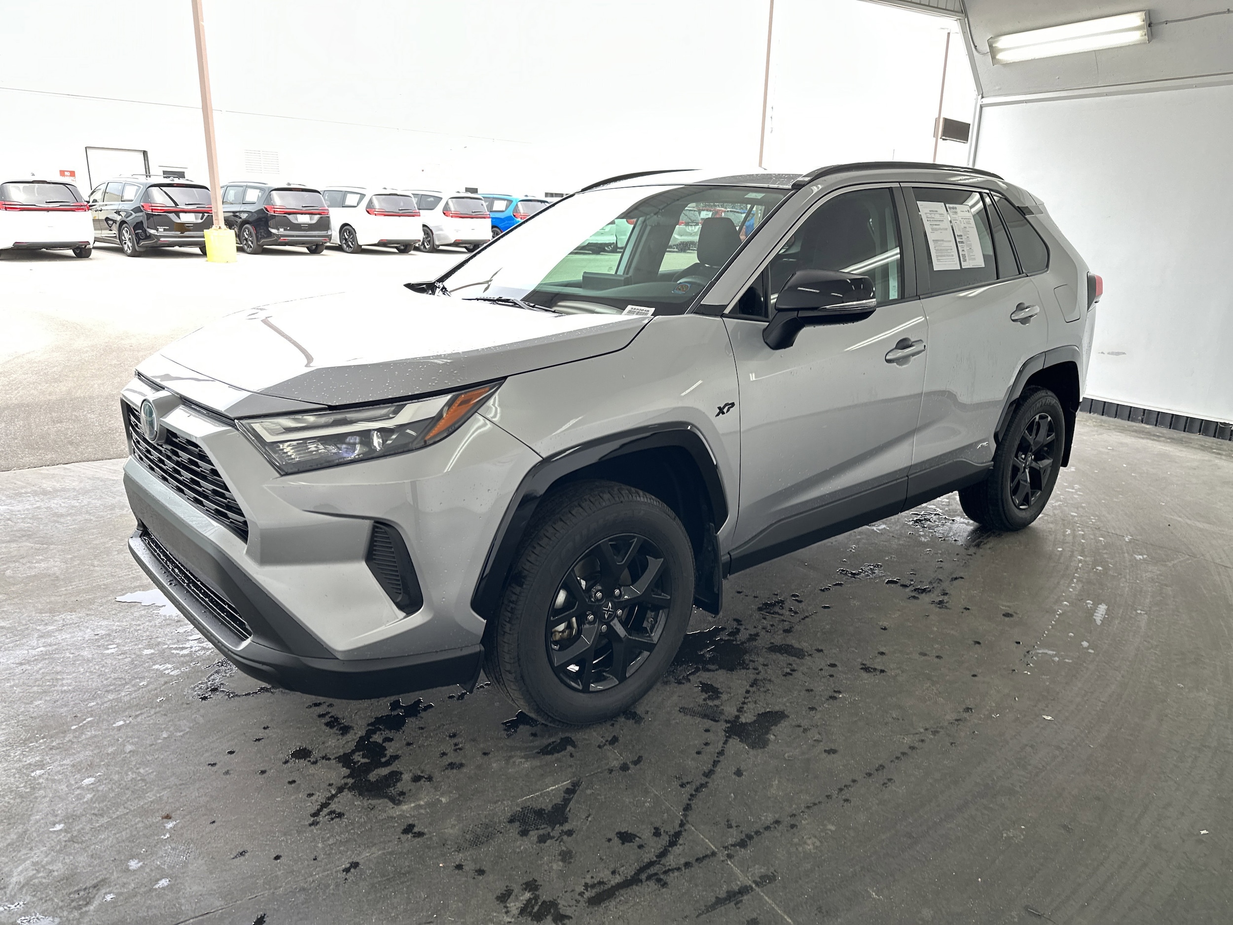 2024 Toyota RAV4 Hybrid XLE photo 4