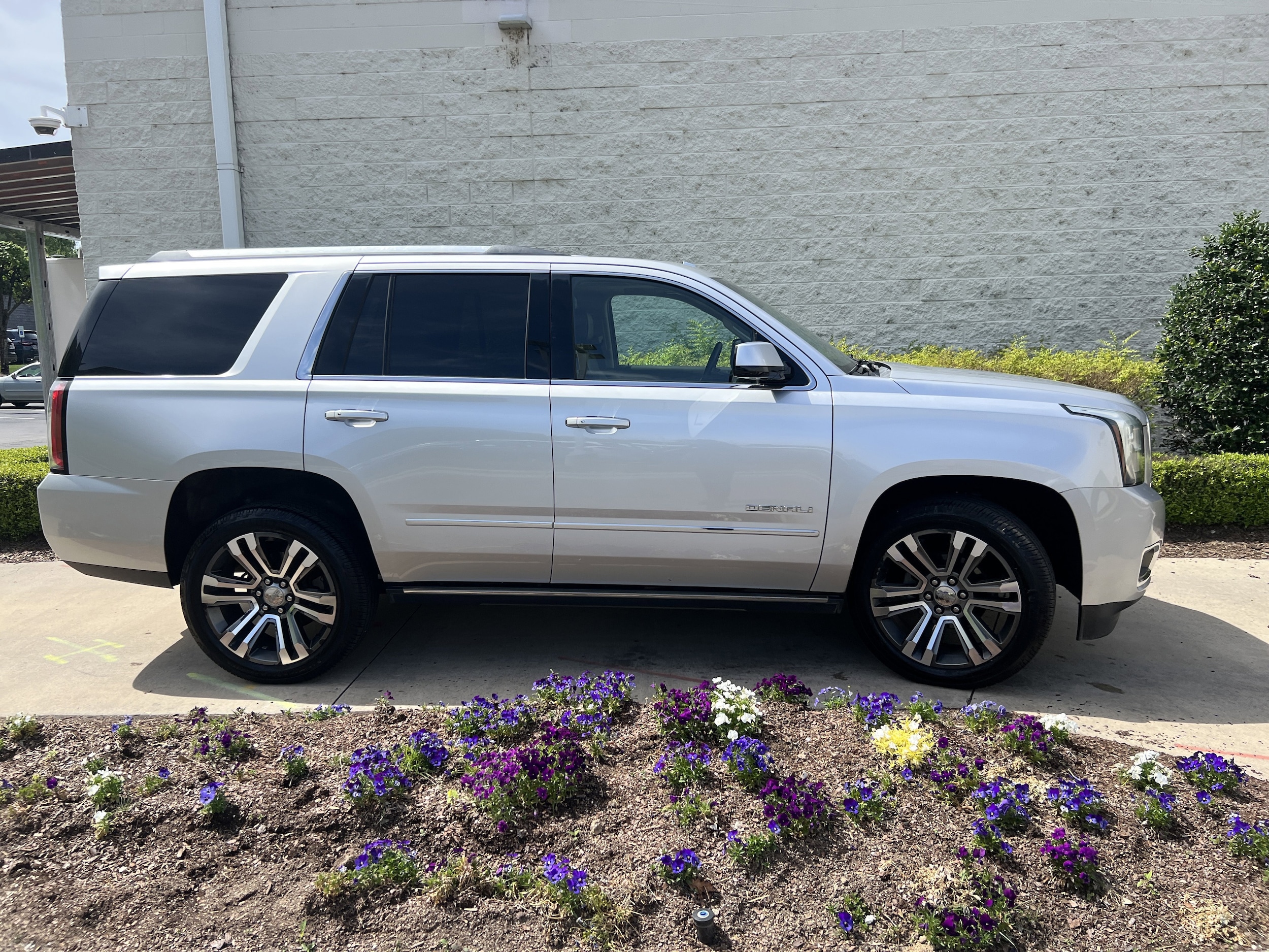 2017 GMC Yukon Denali photo 6