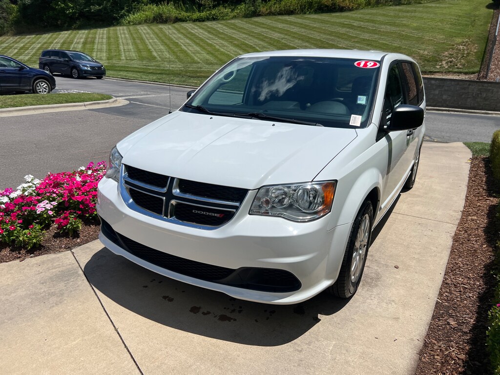 Used 2019 Dodge Grand Caravan SE Minivan