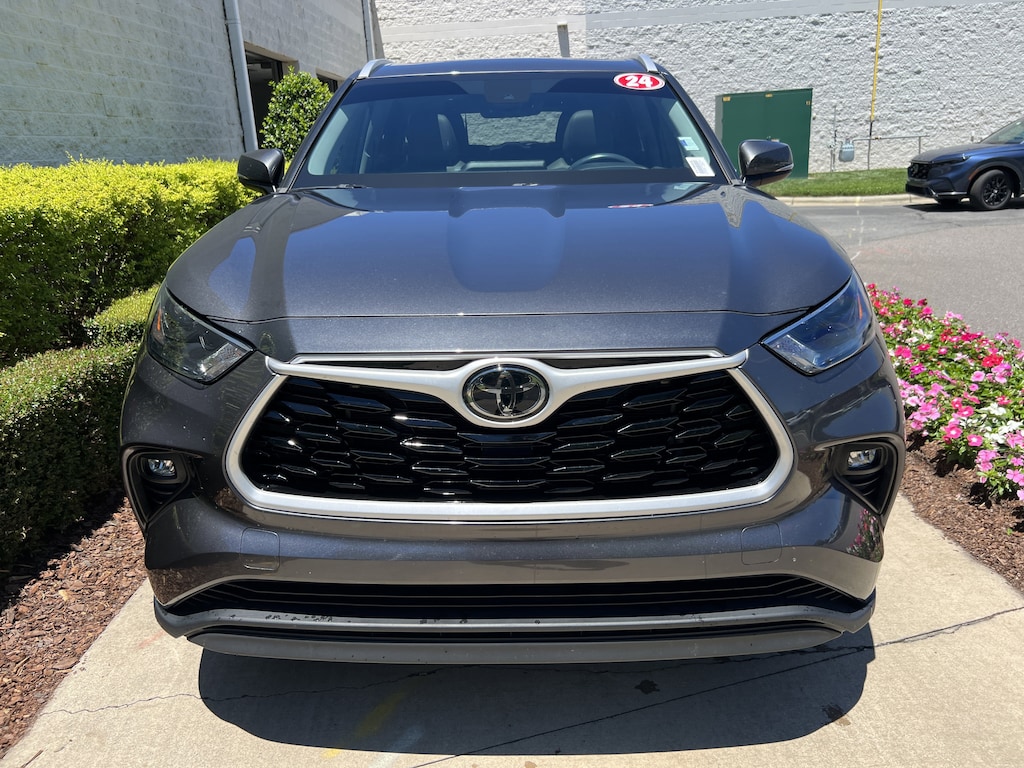 Used 2024 Toyota Highlander XLE SUV