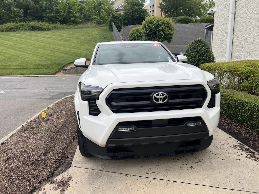 Used 2024 Toyota Tacoma 4WD SR5 Pickup