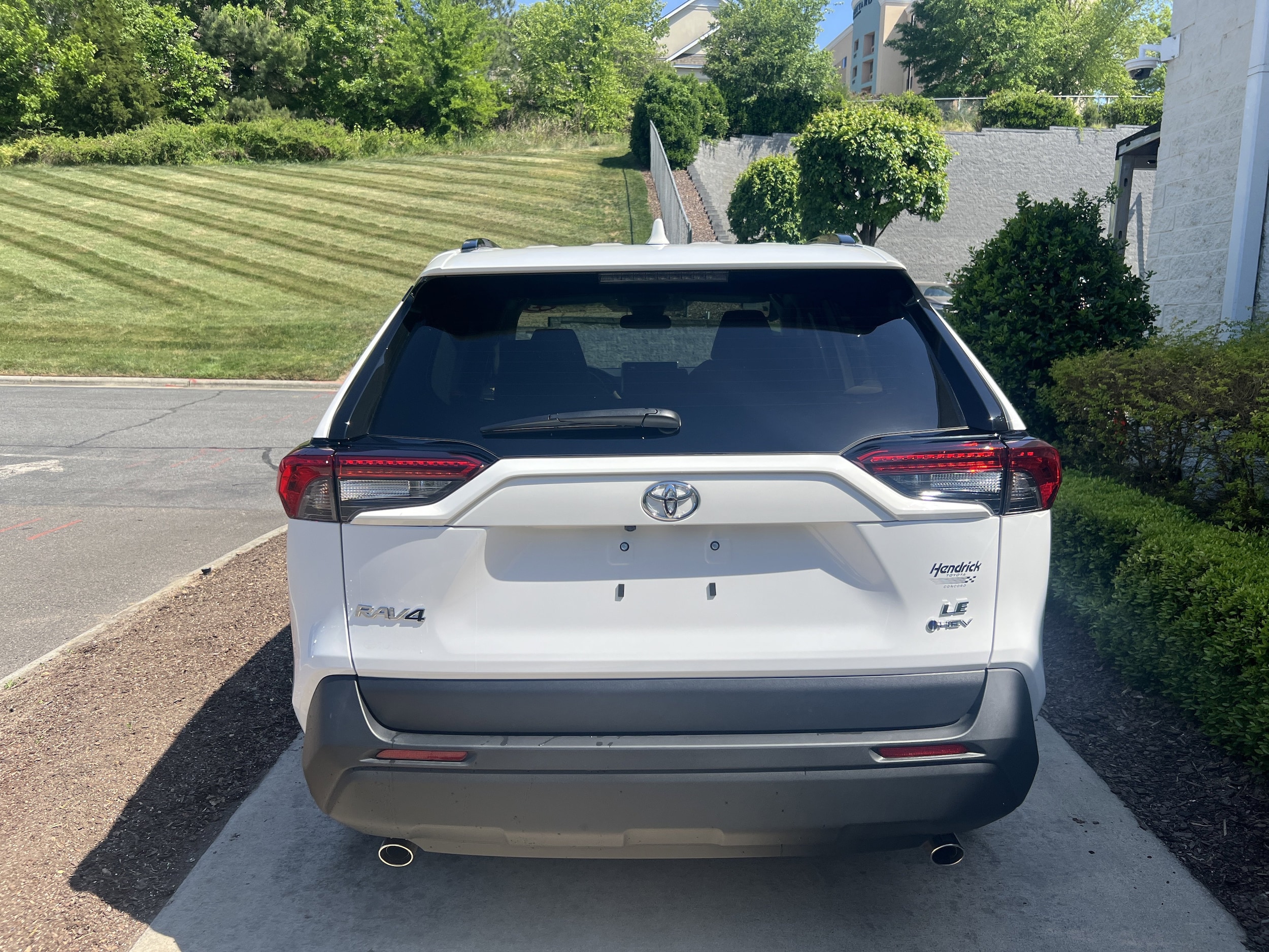 2025 Toyota RAV4 Hybrid LE photo 3