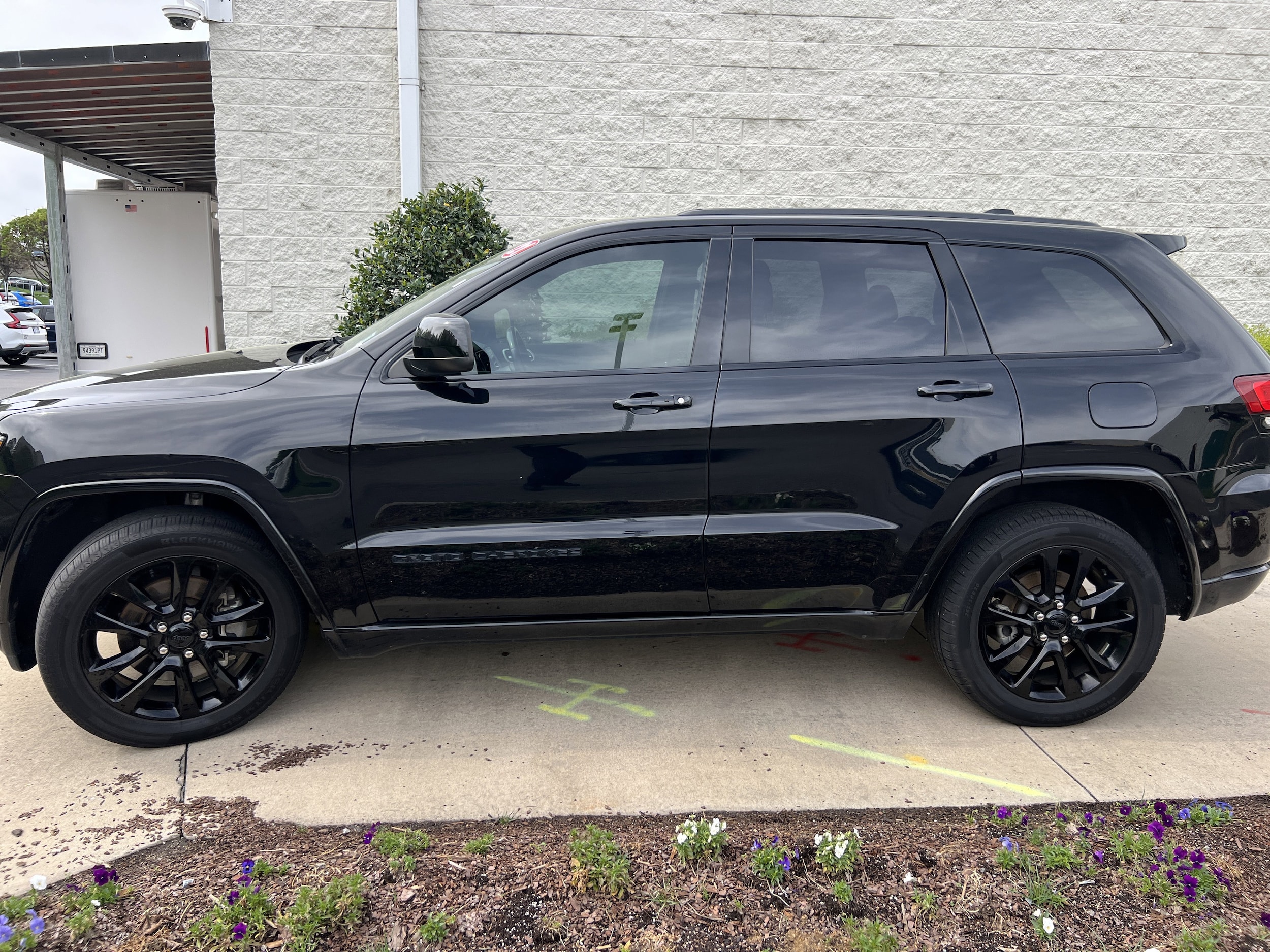 2021 Jeep Grand Cherokee Laredo X photo 6