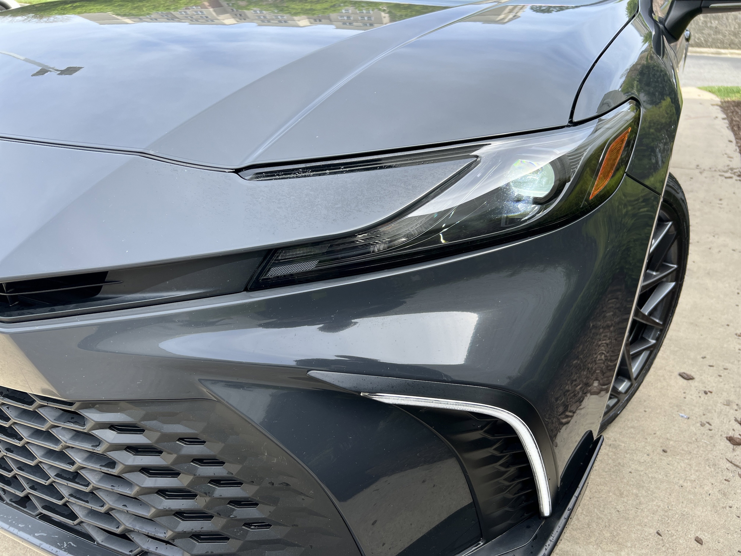 2025 Toyota Camry SE photo 5