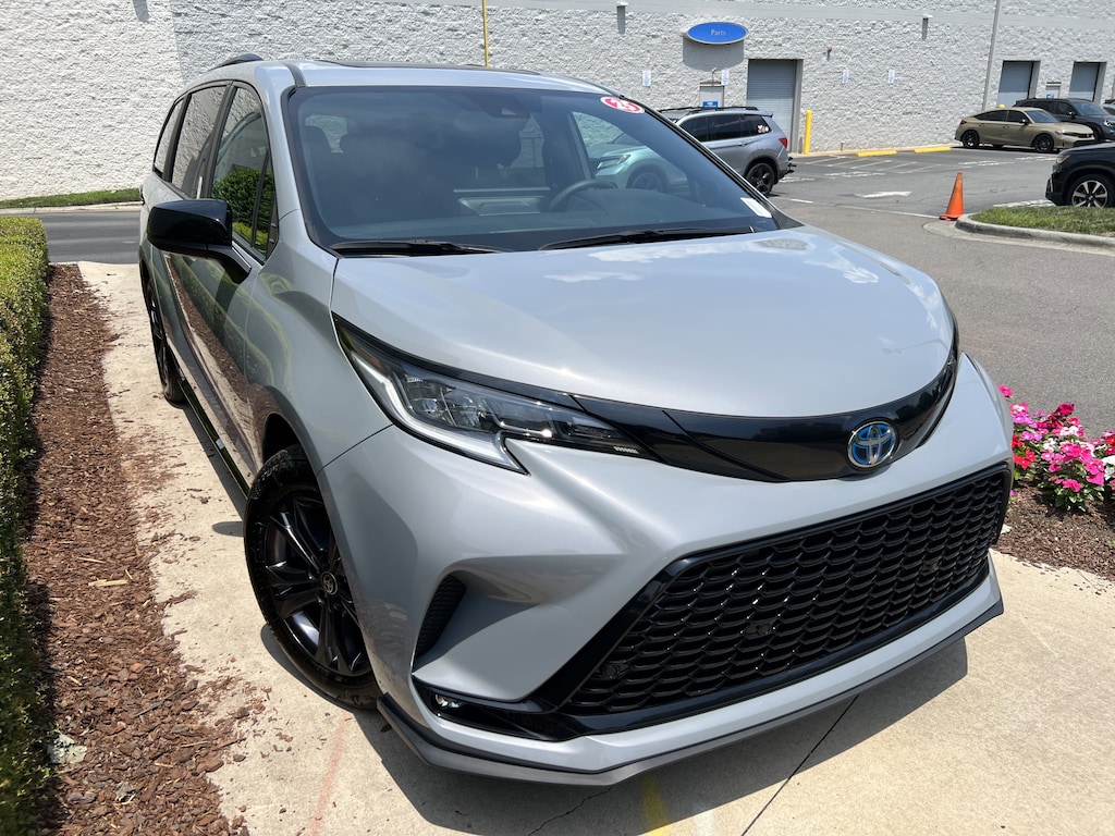 Used 2025 Toyota Sienna XSE Minivan