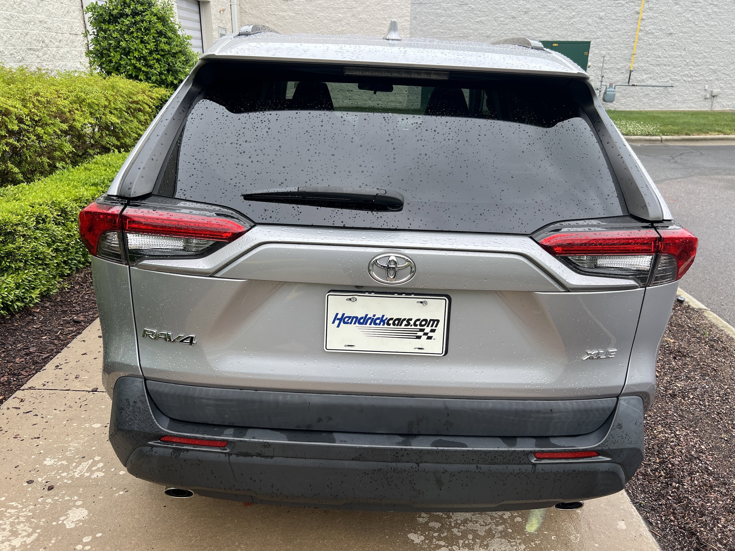 2021 Toyota RAV4 XLE photo 6