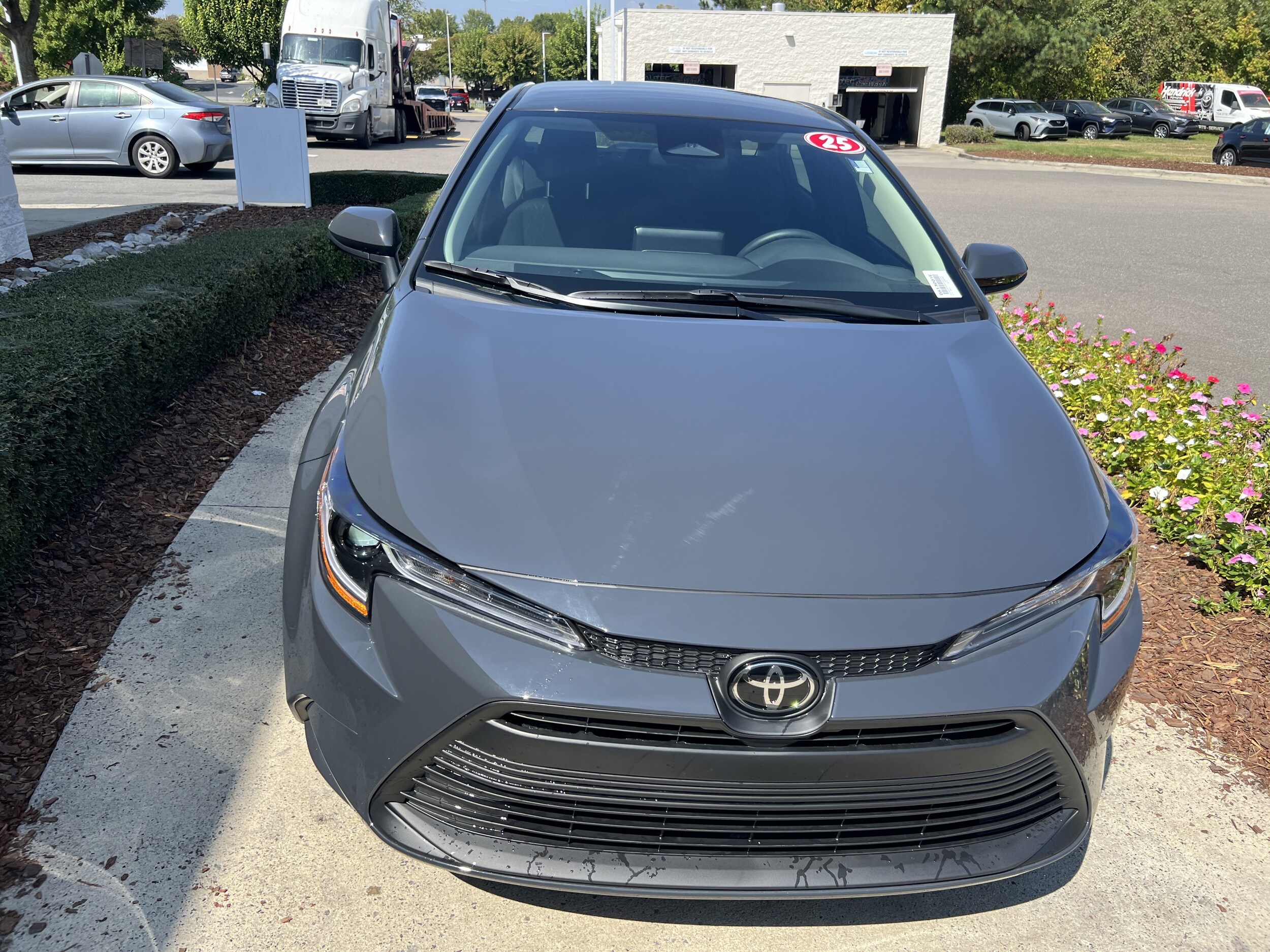 2025 Toyota Corolla LE photo 2