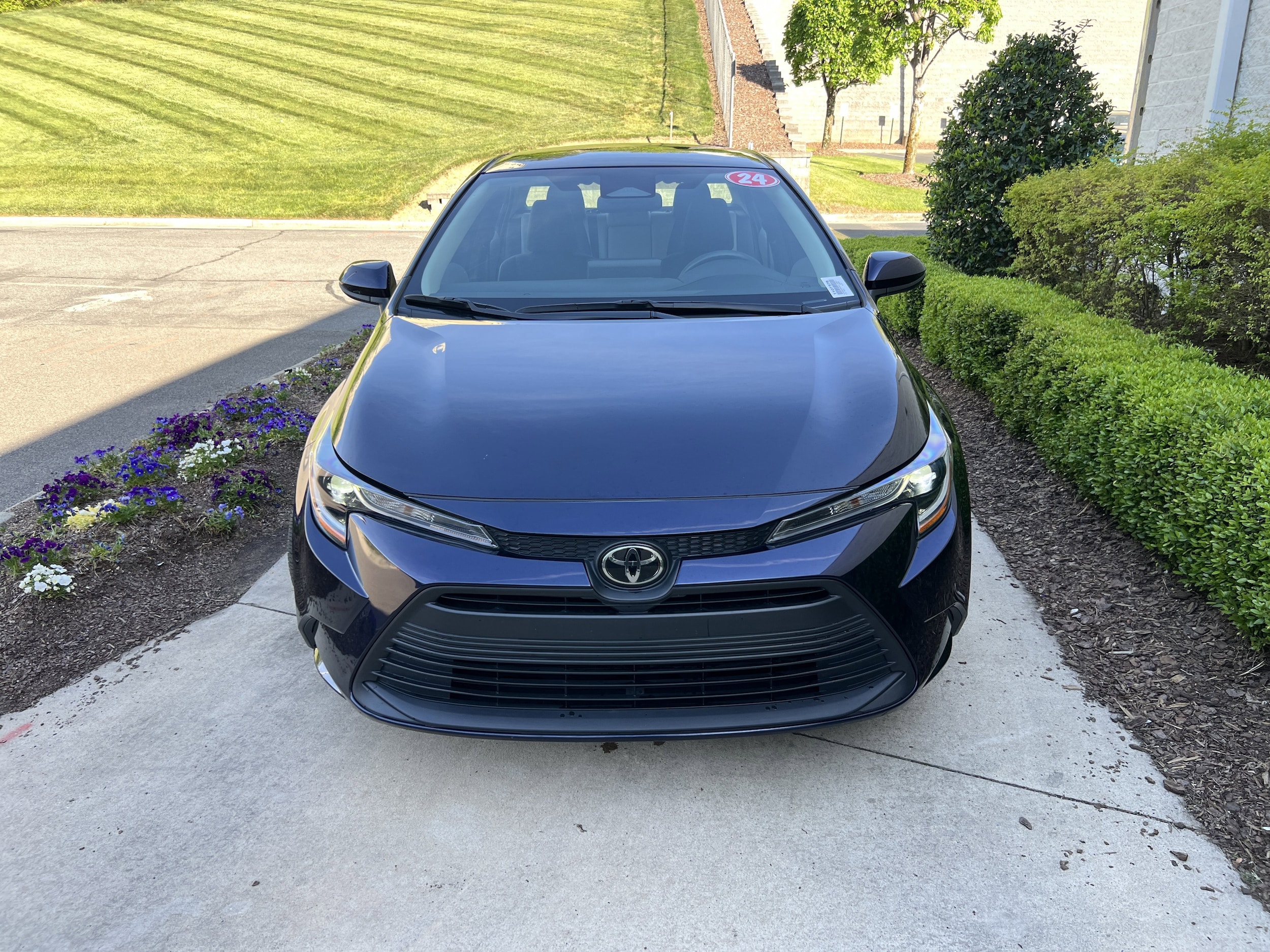 2024 Toyota Corolla LE photo 2