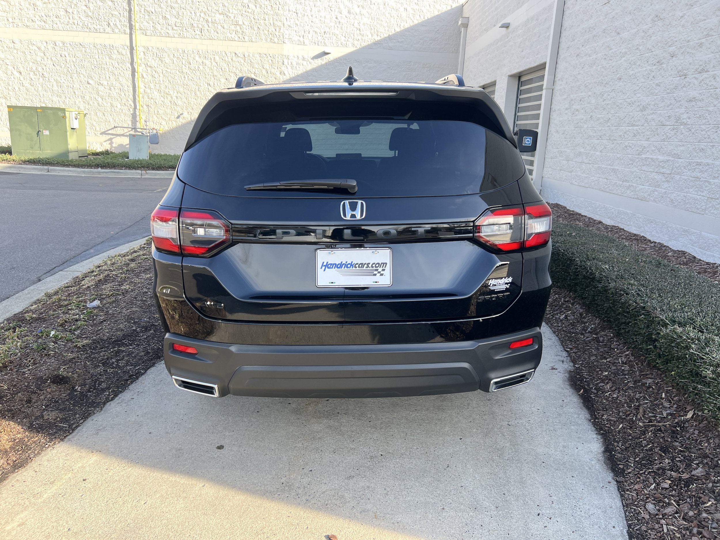 2025 Honda Pilot Sport photo 3