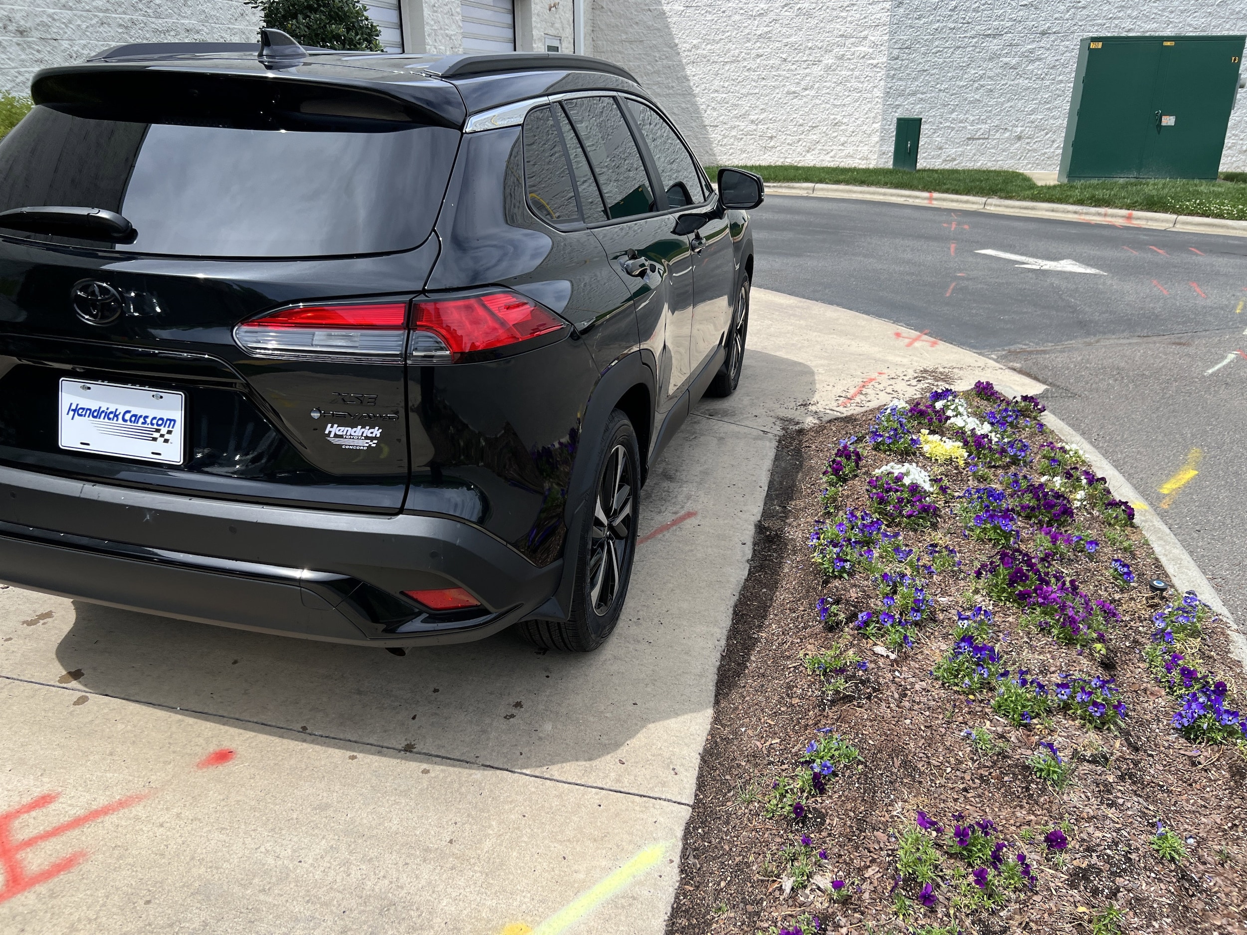 2025 Toyota Corolla Cross Hybrid XSE photo 3