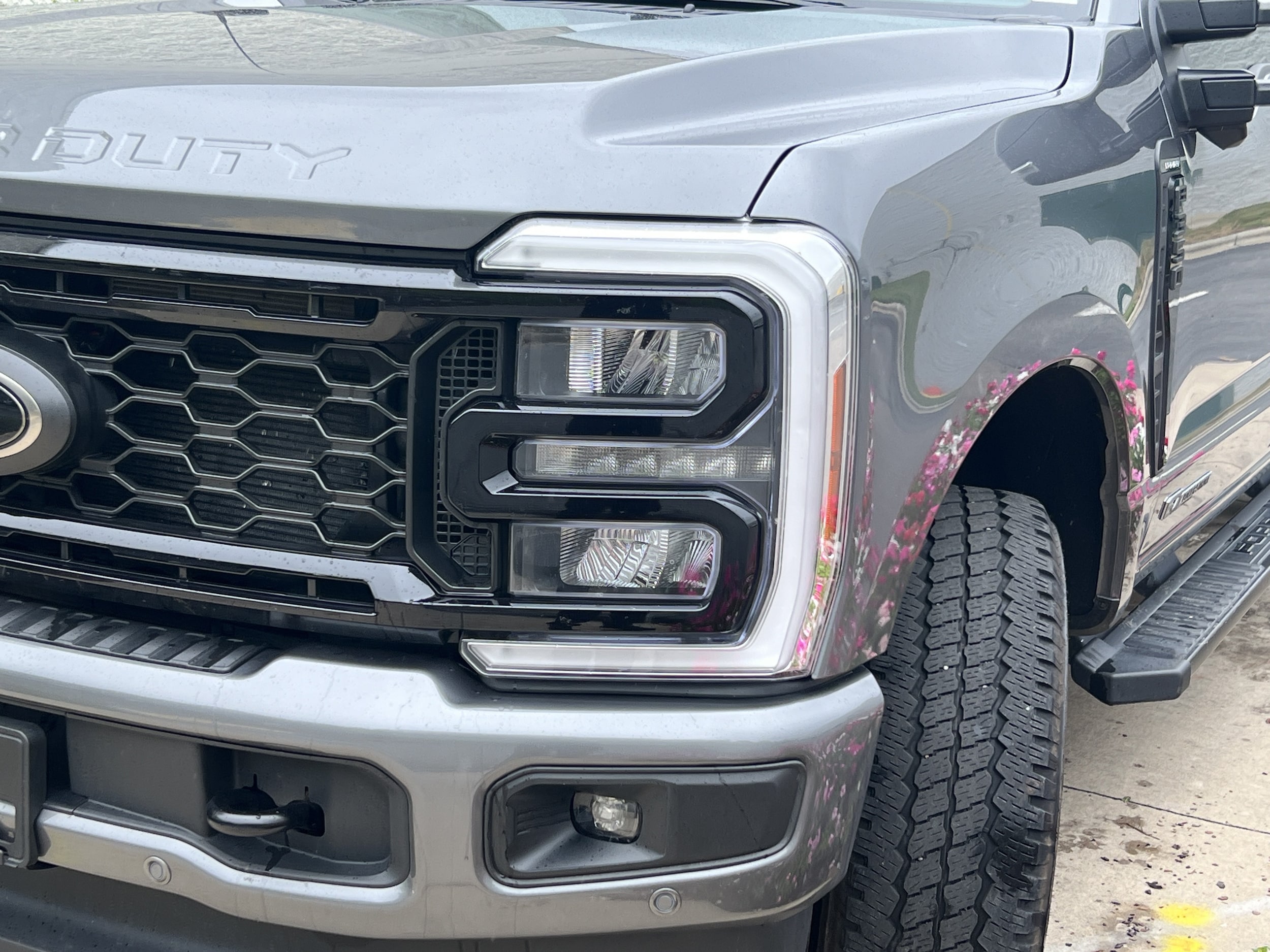 Ford Super Duty F-350 SRW LARIAT