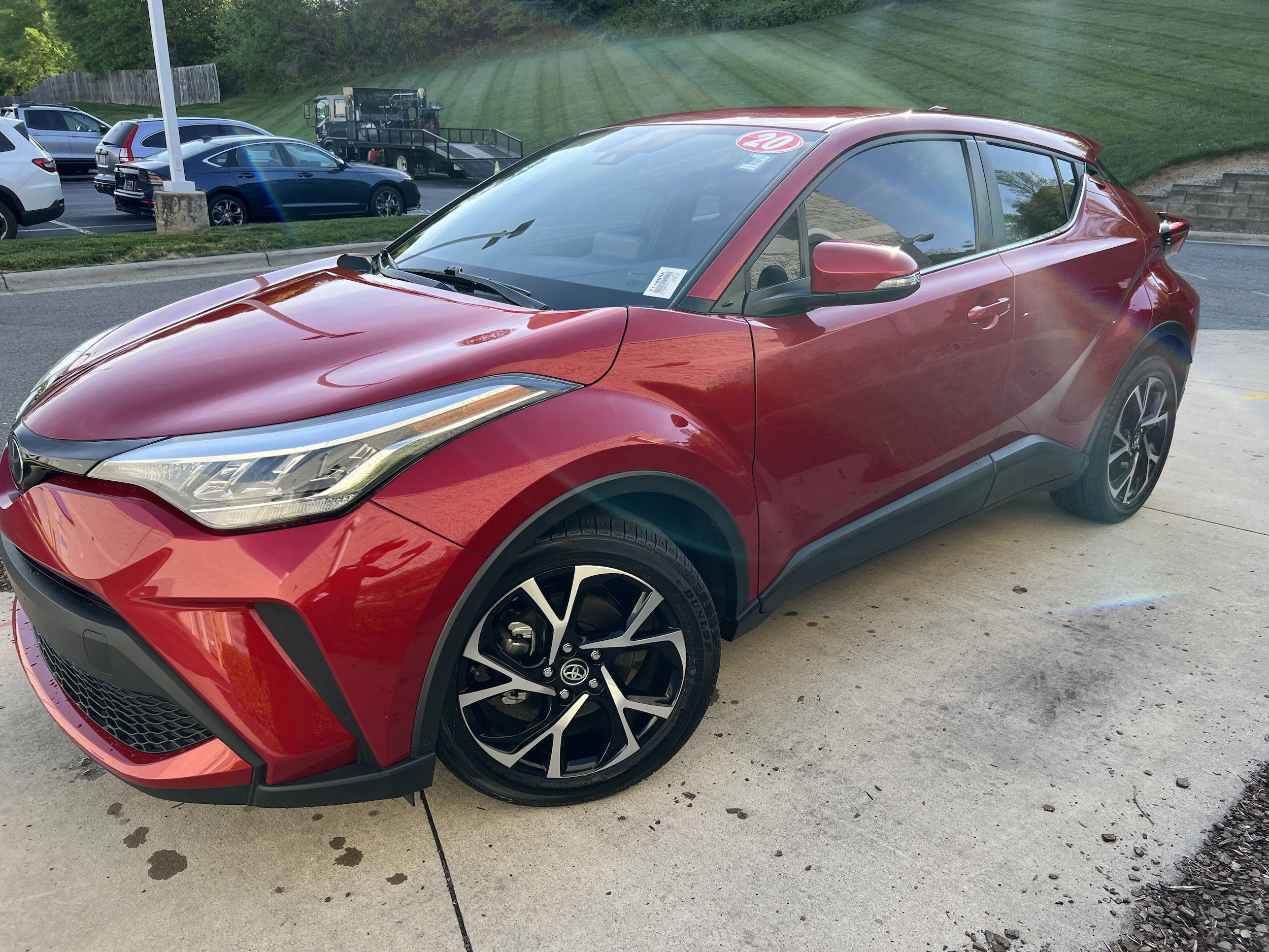 2020 Toyota C-HR XLE photo 4