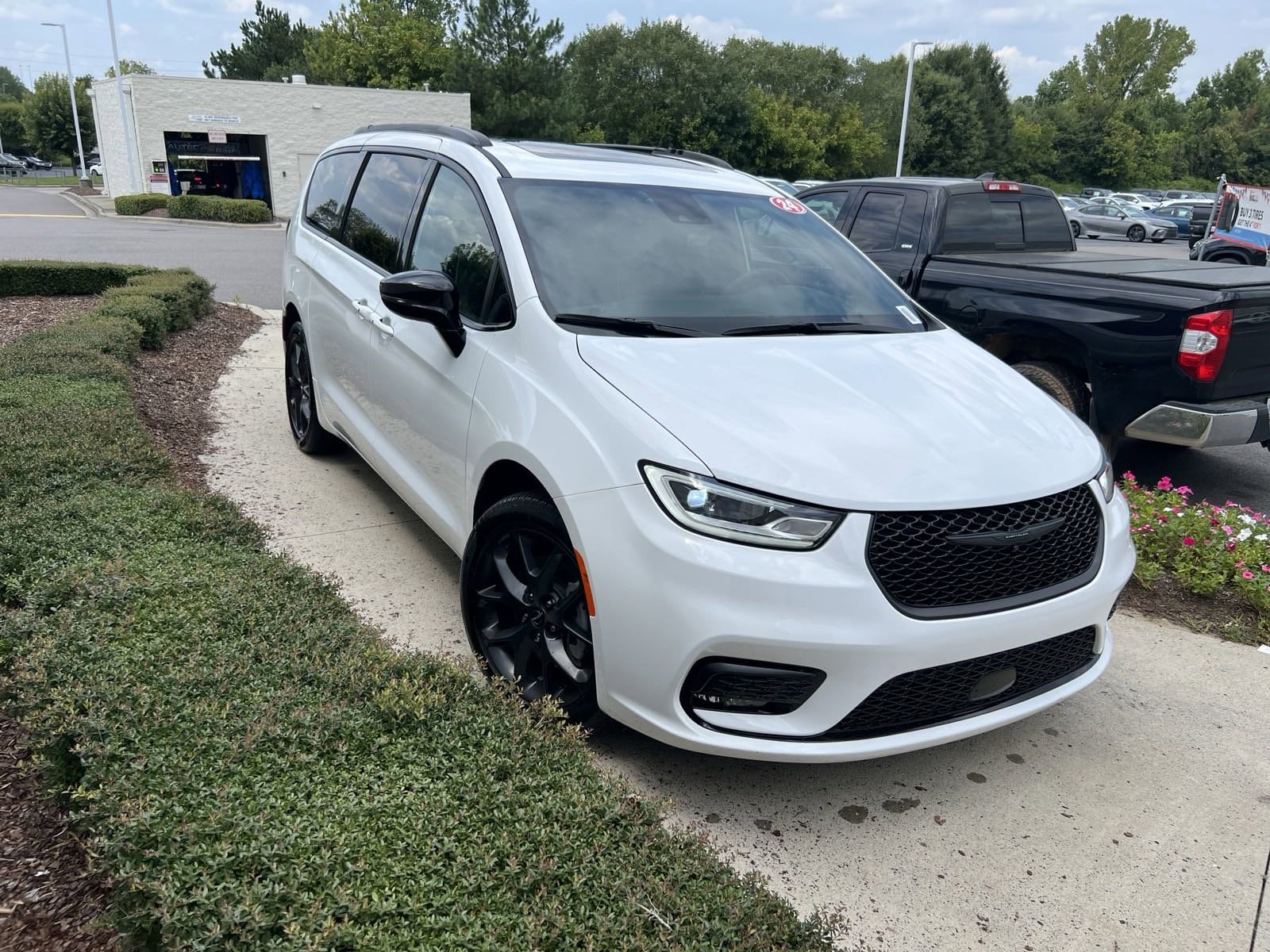 Used 2024 Chrysler Pacifica Limited with VIN 2C4RC3GG5RR131477 for sale in Concord, NC