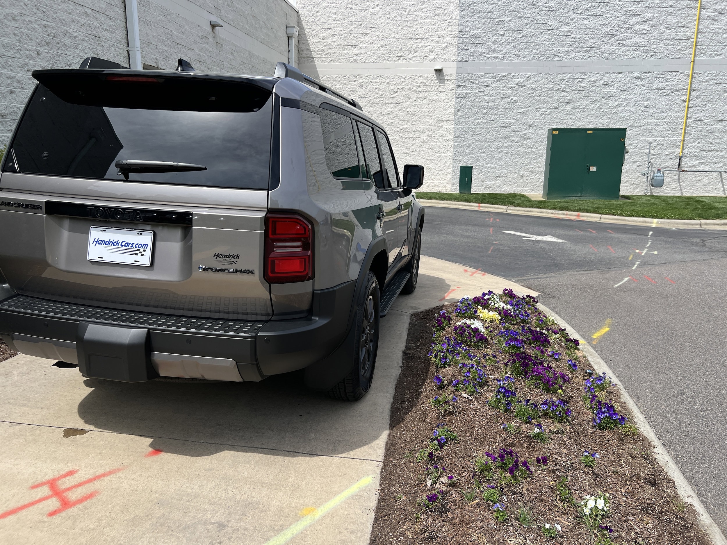 2025 Toyota Land Cruiser photo 3