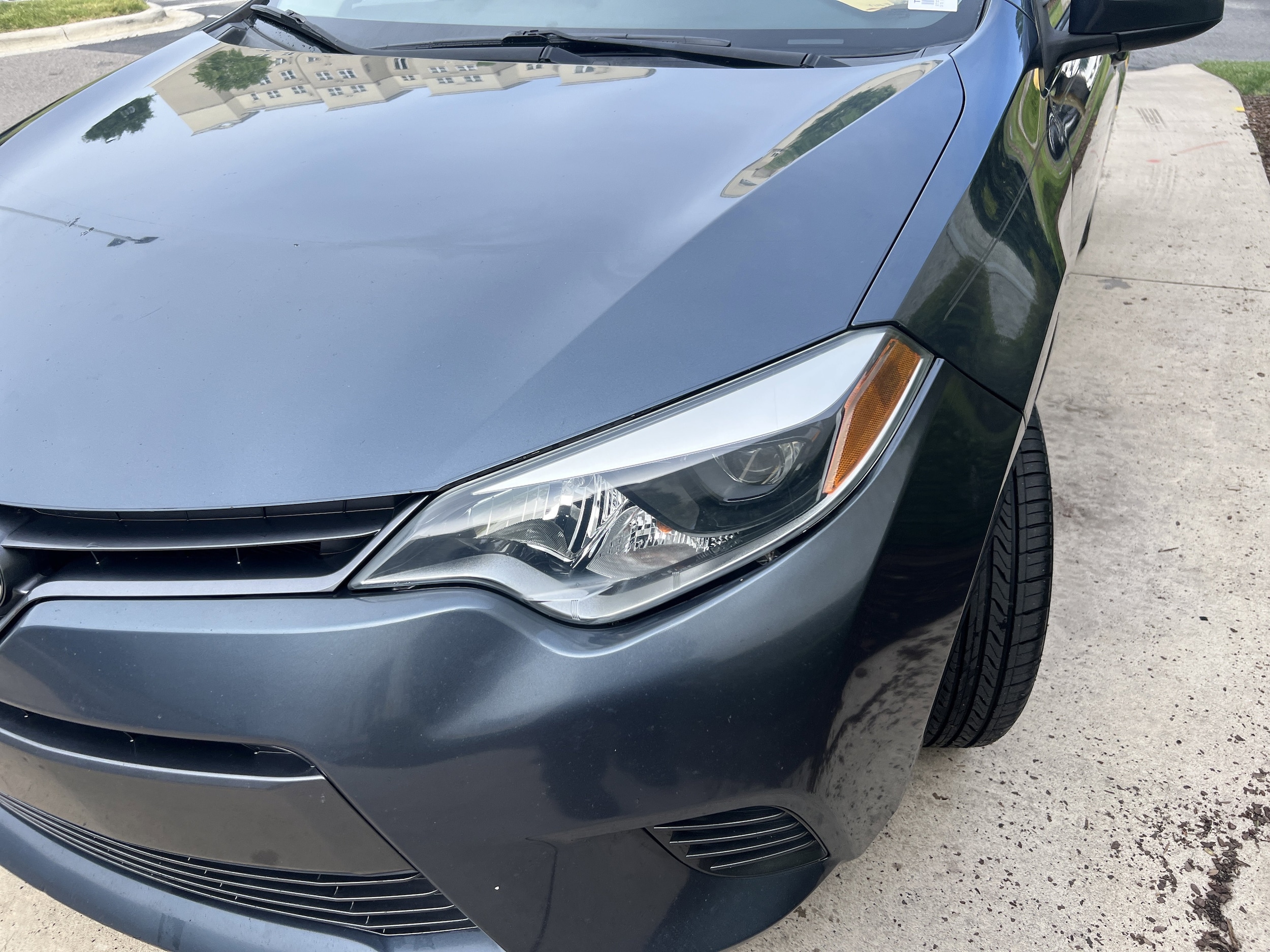 2015 Toyota Corolla LE photo 5