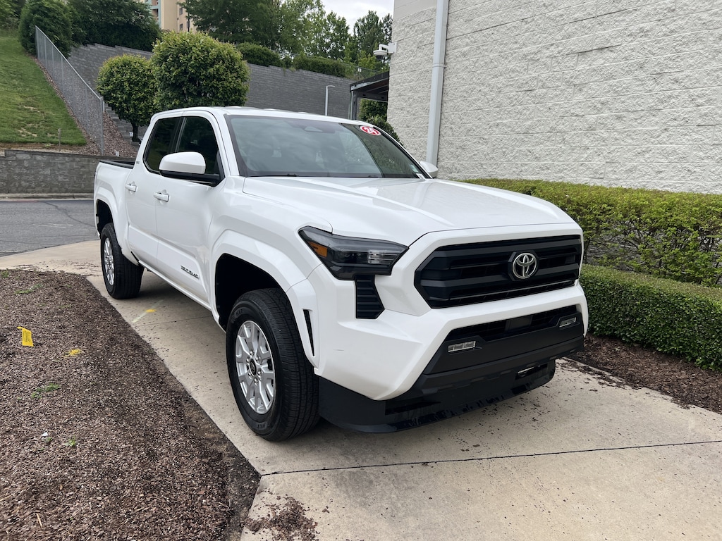 Used 2024 Toyota Tacoma 4WD SR5 Pickup