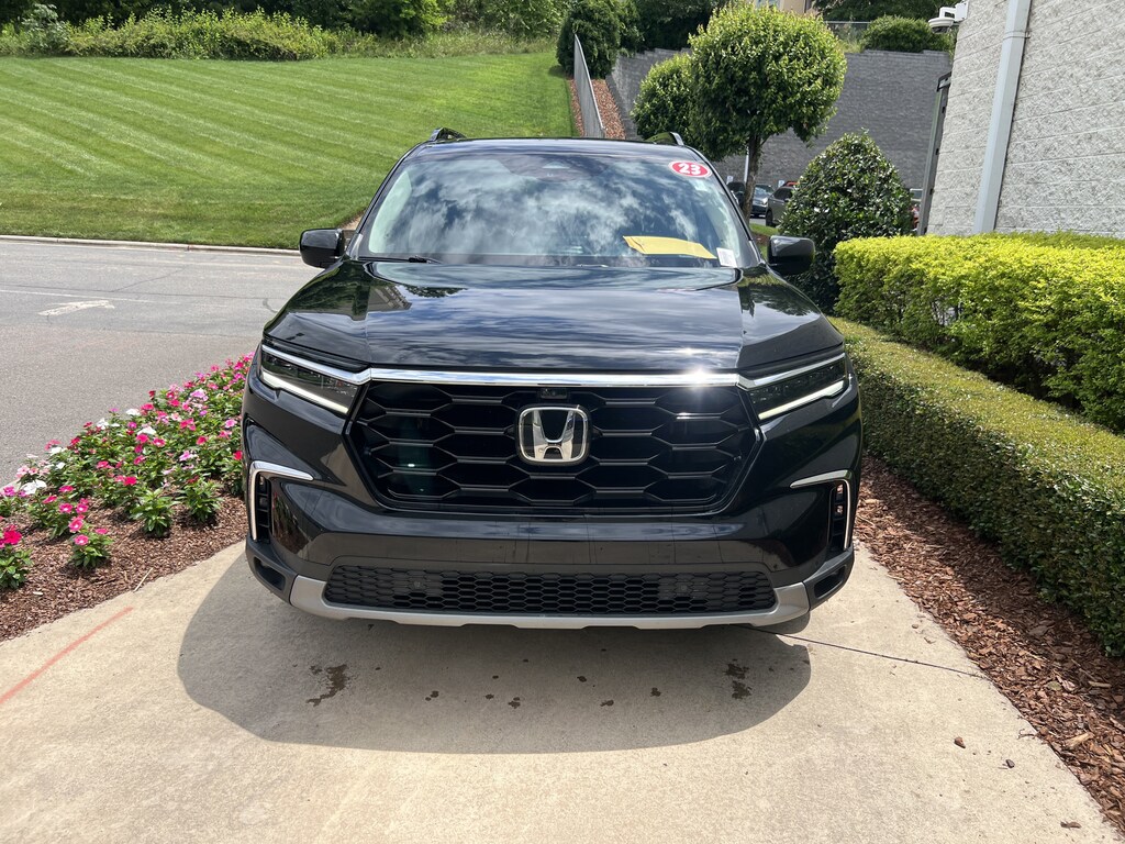 Used 2023 Honda Pilot Elite SUV