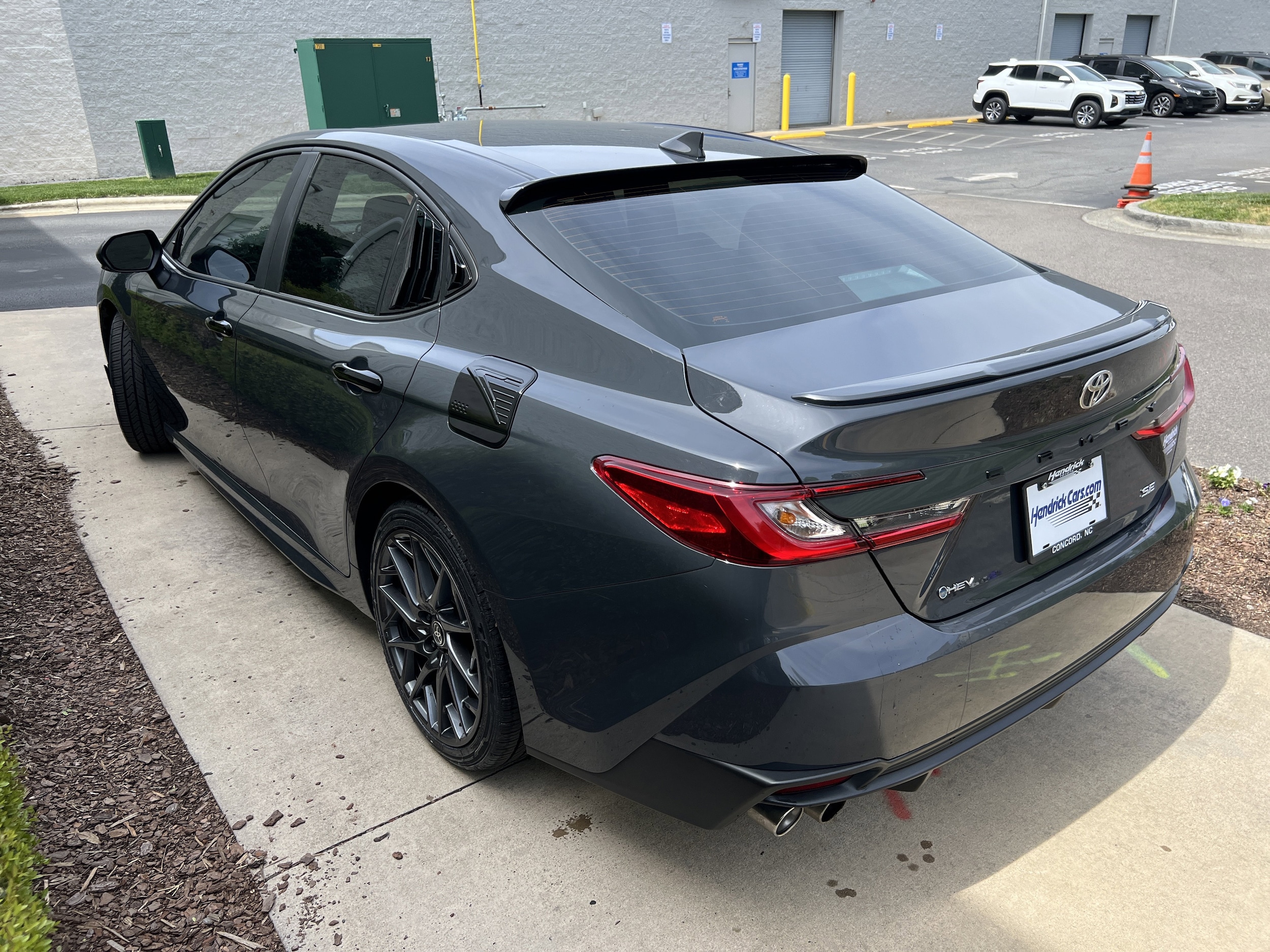 2025 Toyota Camry SE photo 6