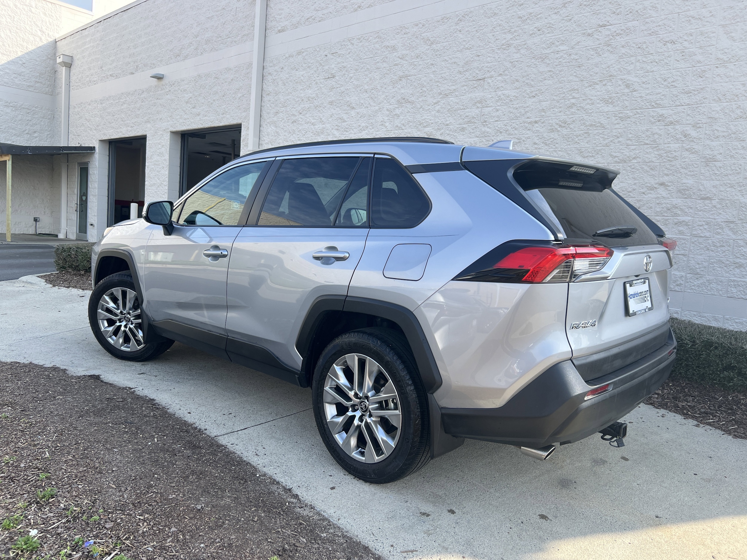 2024 Toyota RAV4 XLE Premium photo 6