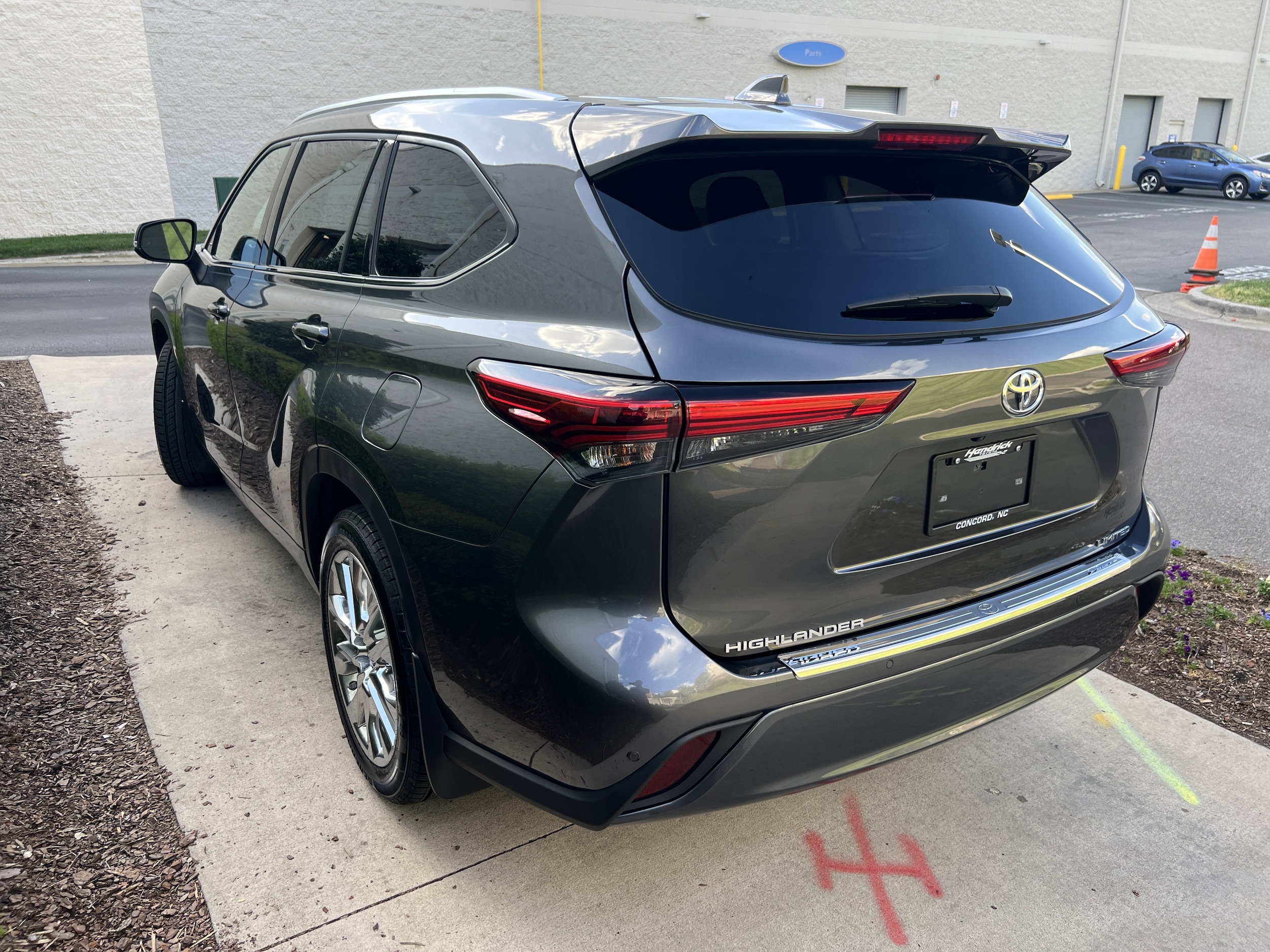 2023 Toyota Highlander Limited photo 5