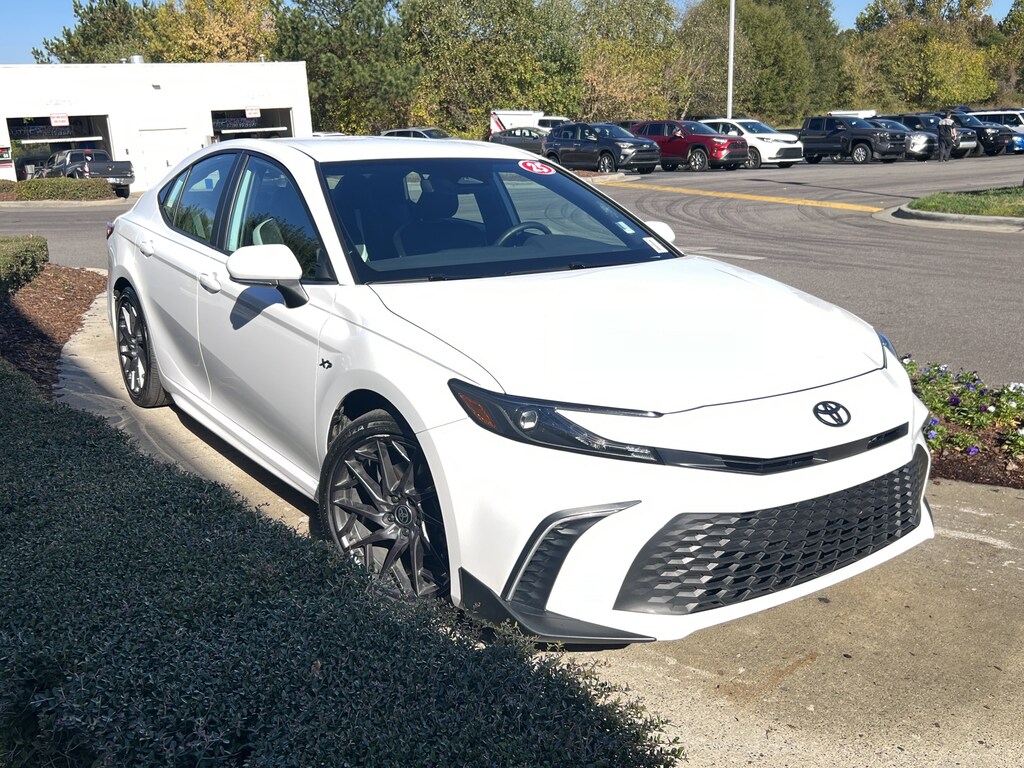 Used 2025 Toyota Camry SE Sedan