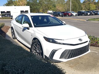 2025 Toyota Camry SE Sedan