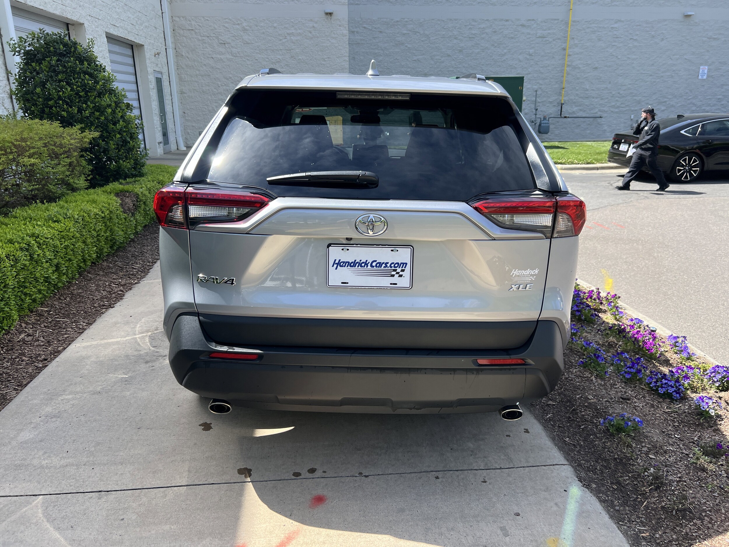 2025 Toyota RAV4 XLE photo 3