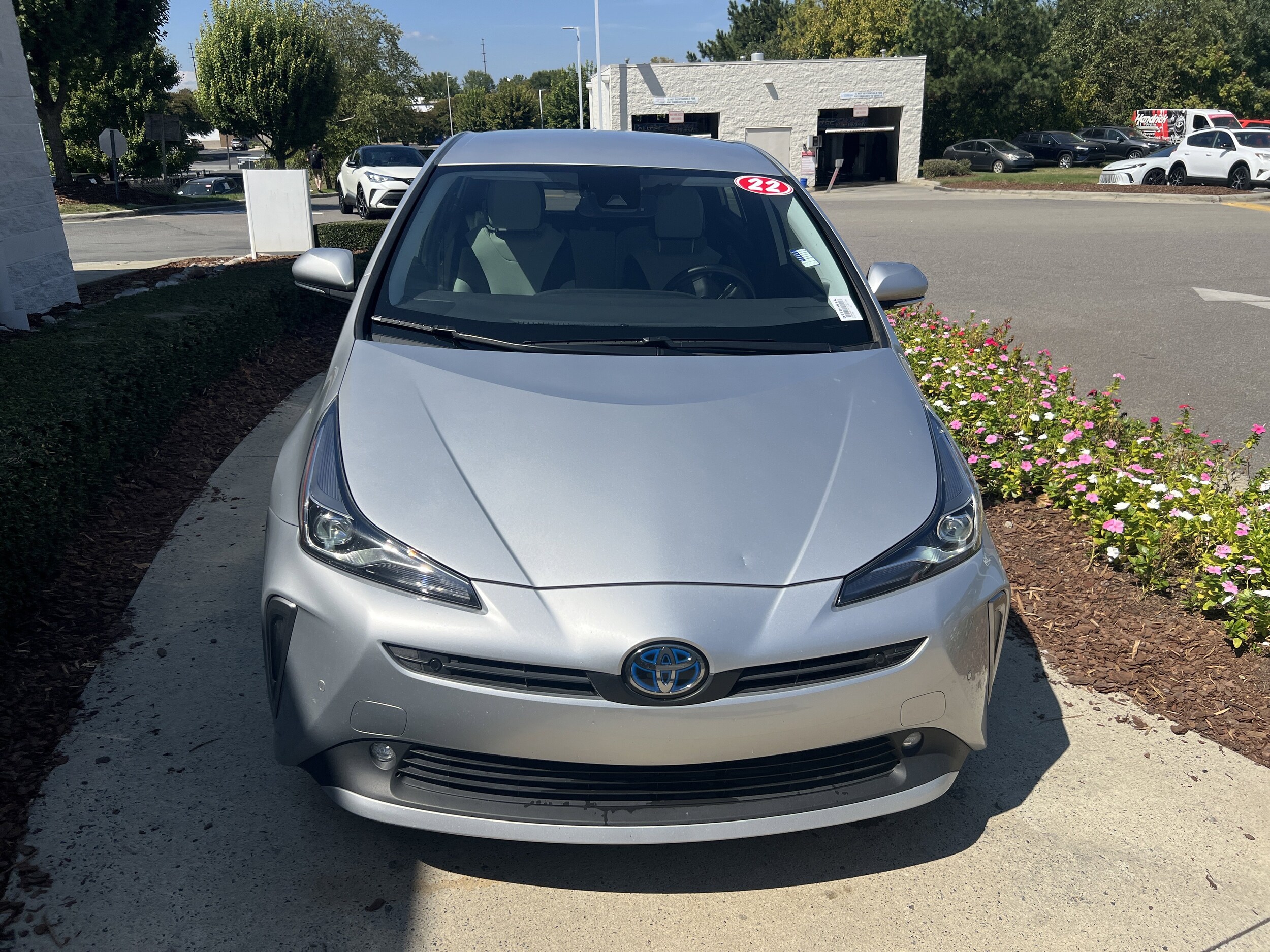 2022 Toyota Prius XLE photo 2
