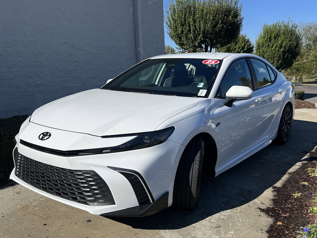 Used 2025 Toyota Camry SE Sedan