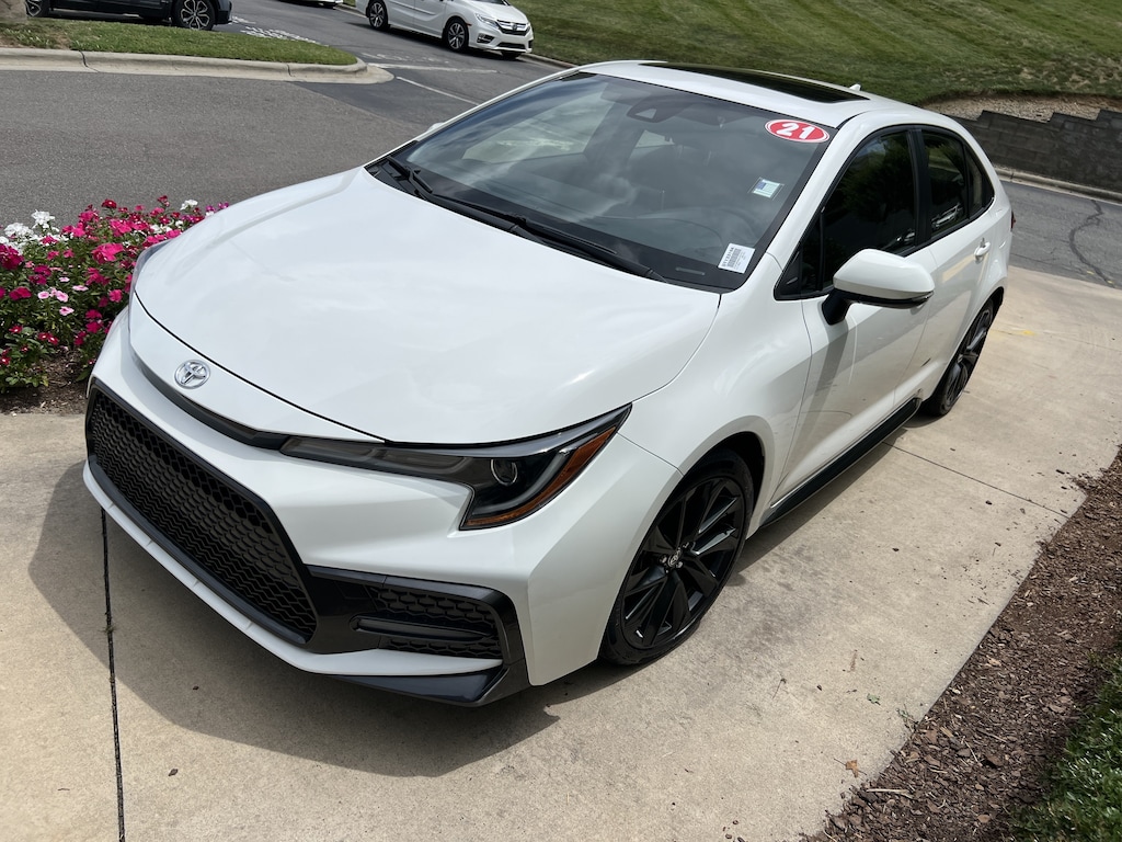Used 2021 Toyota Corolla SE Sedan