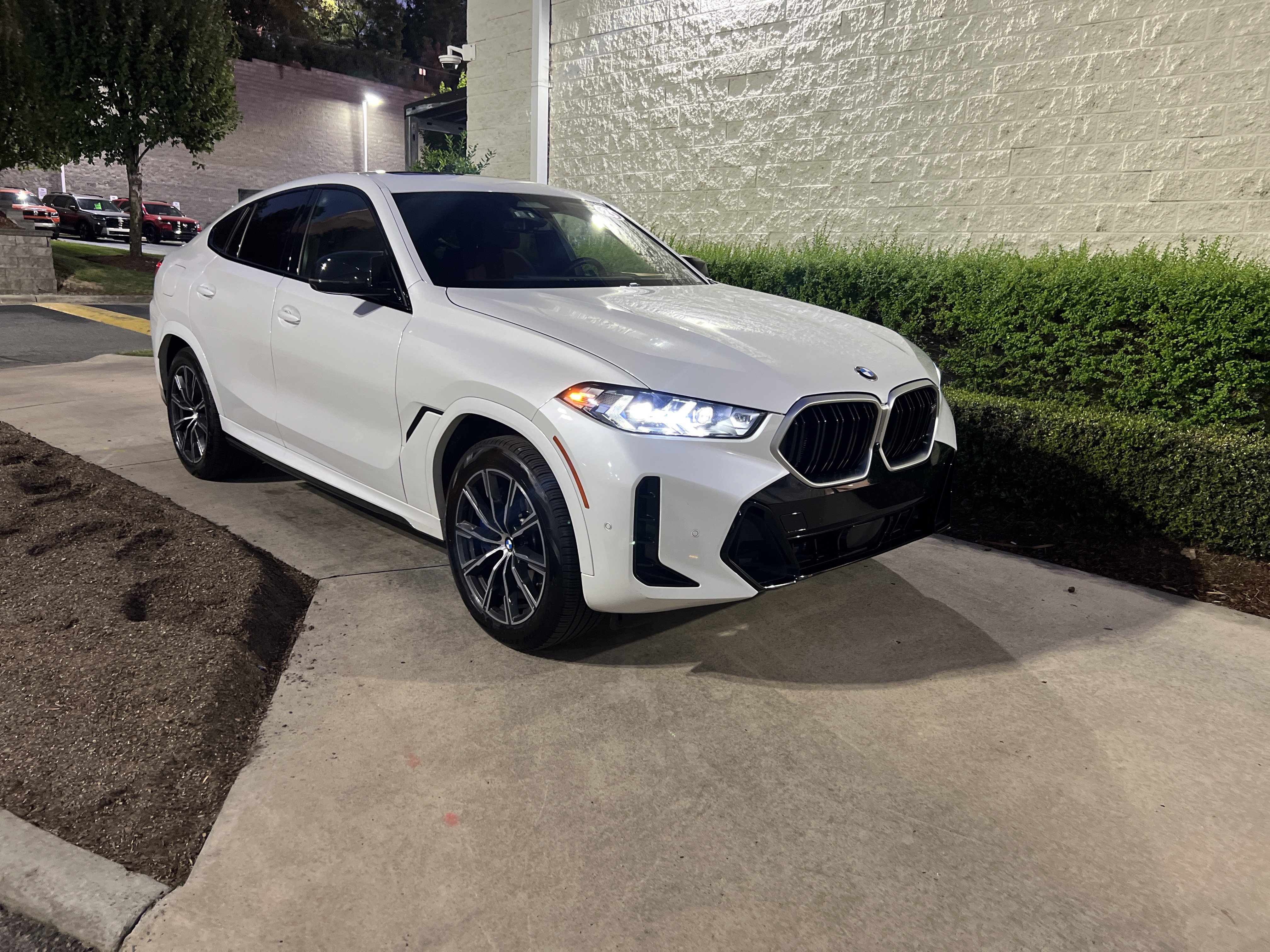 2025 BMW X6 M60i SUV