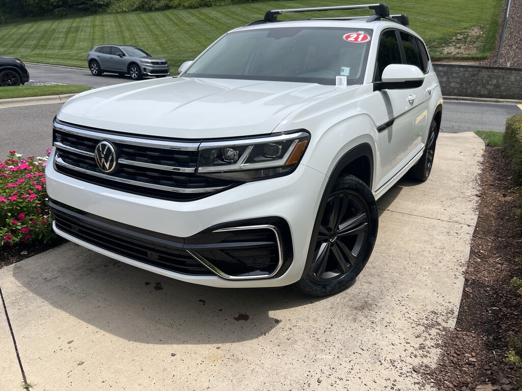 Used 2021 Volkswagen Atlas 3.6L V6 SE w/Technology R-Line SUV