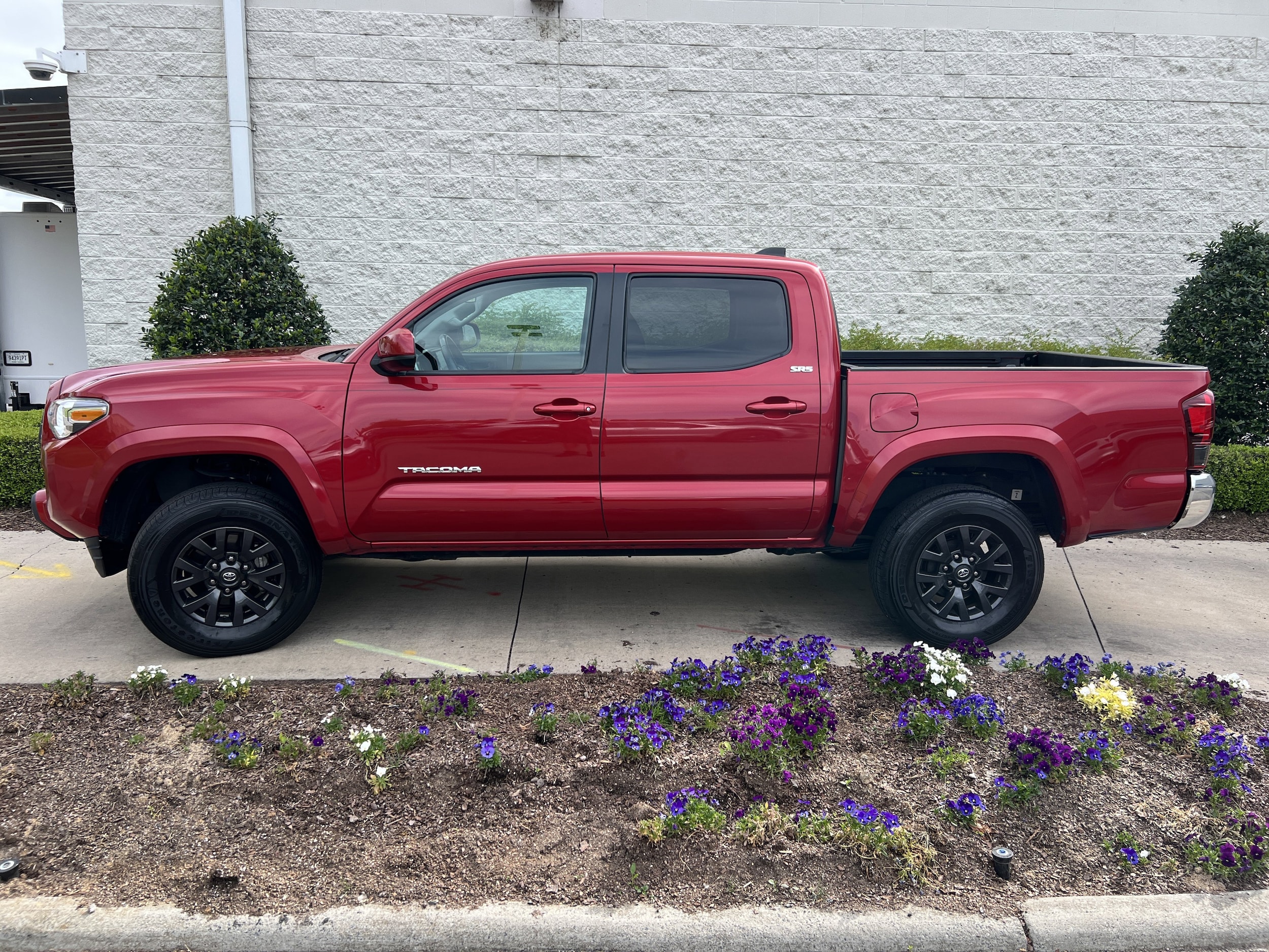 2021 Toyota Tacoma 2WD SR5 photo 6