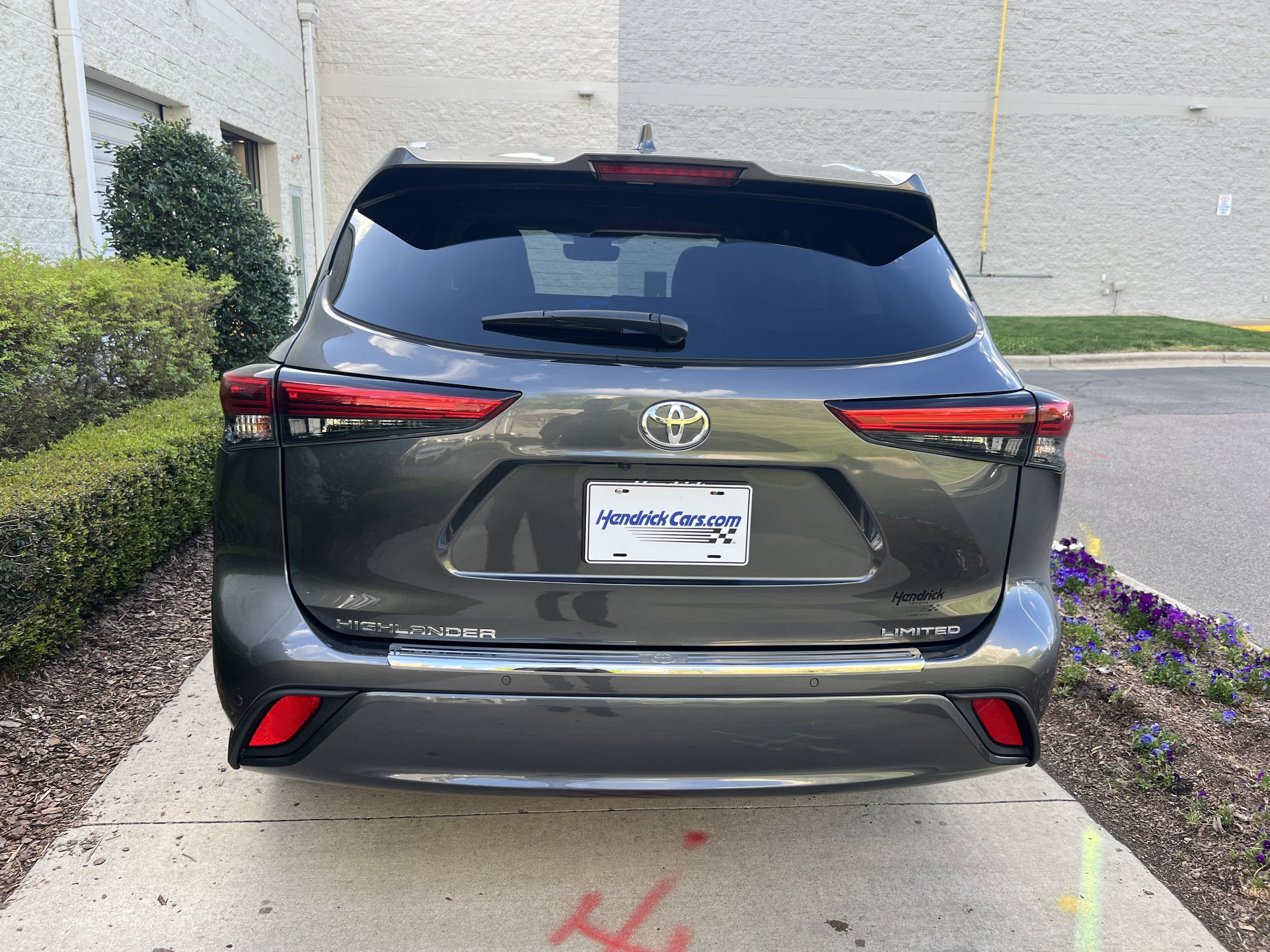 2023 Toyota Highlander Limited photo 6