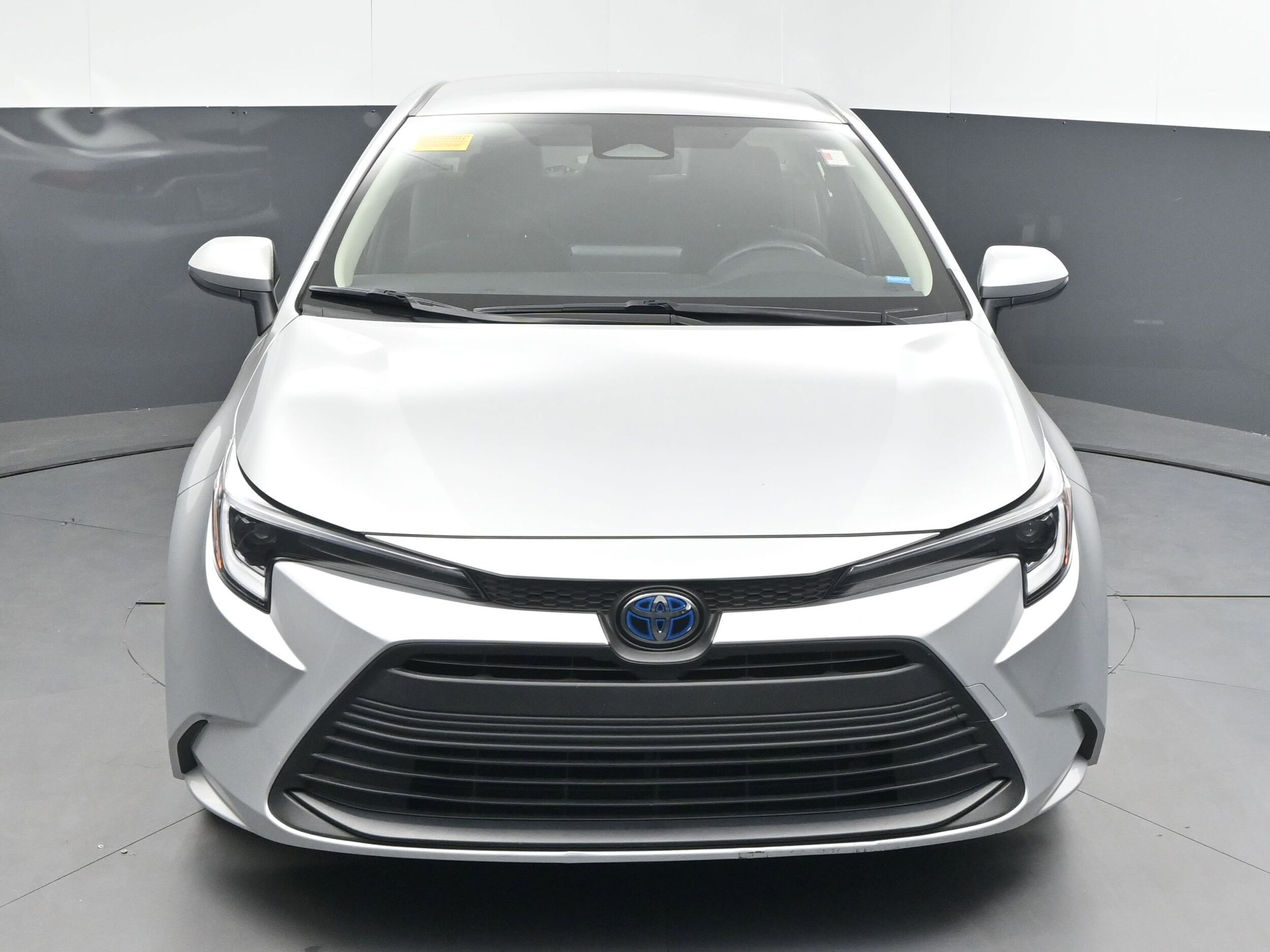 2023 Toyota Corolla Hybrid photo 2