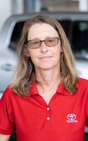 Staff member Lea Dobson  from ID_90789c2a8b2a