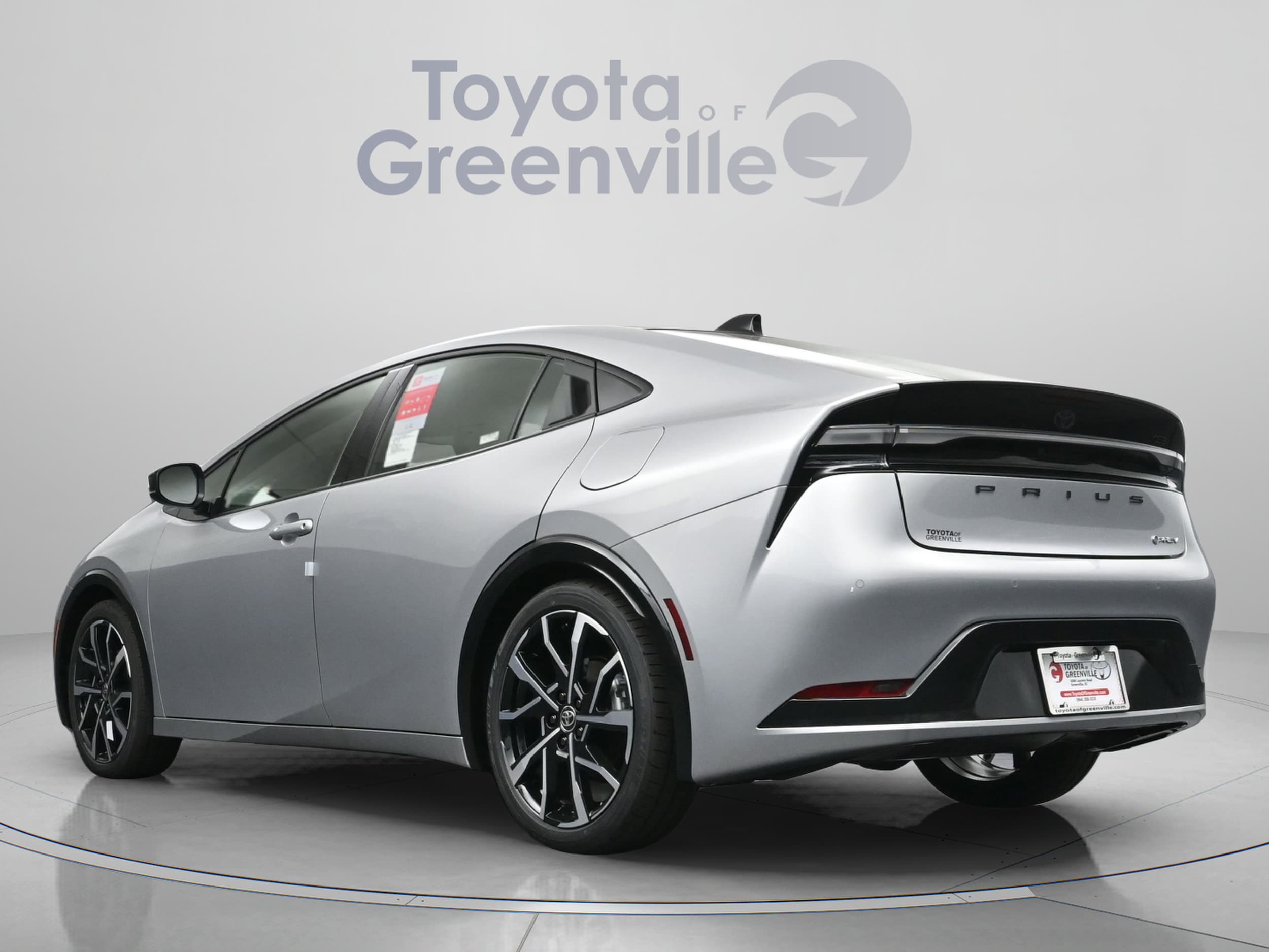 2025 Toyota Prius XSE - Photo 8