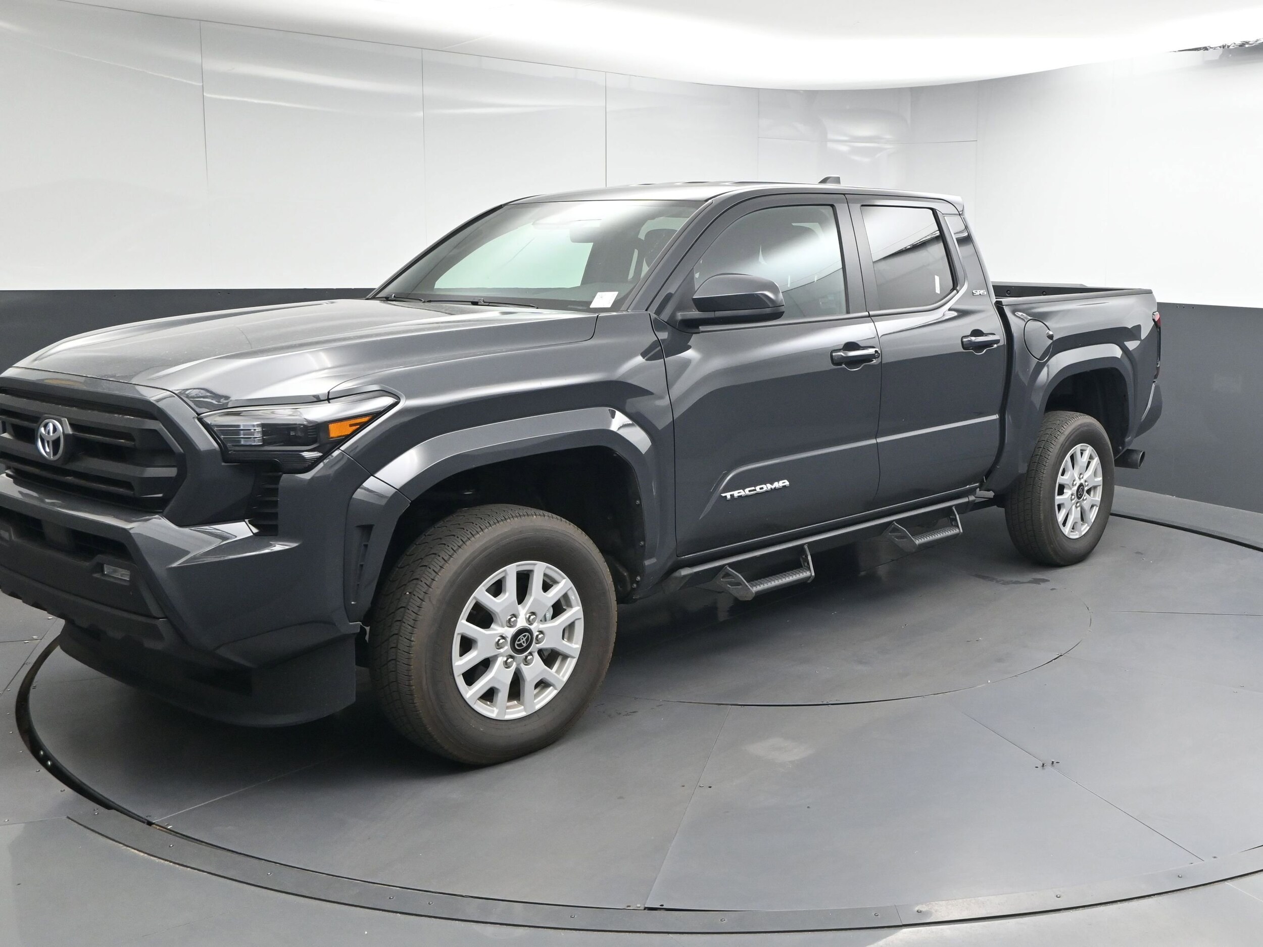 2024 Toyota Tacoma SR5 Double Cab photo 3