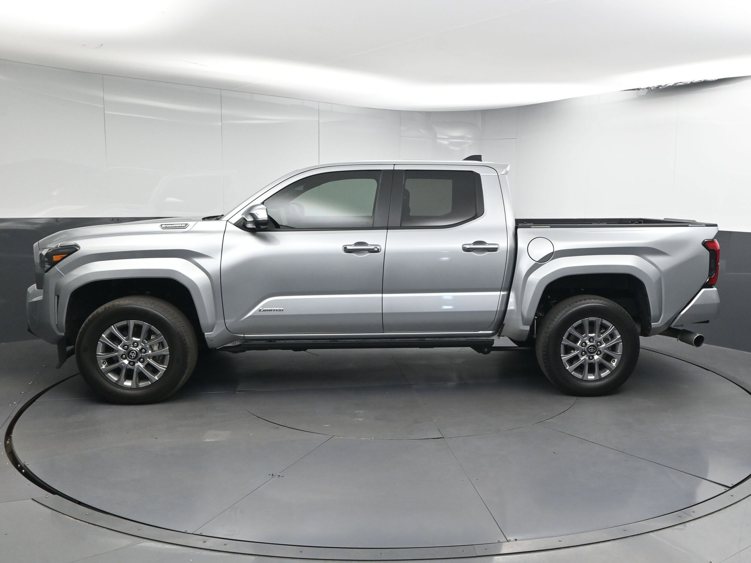 2024 Toyota Tacoma Double Cab photo 4