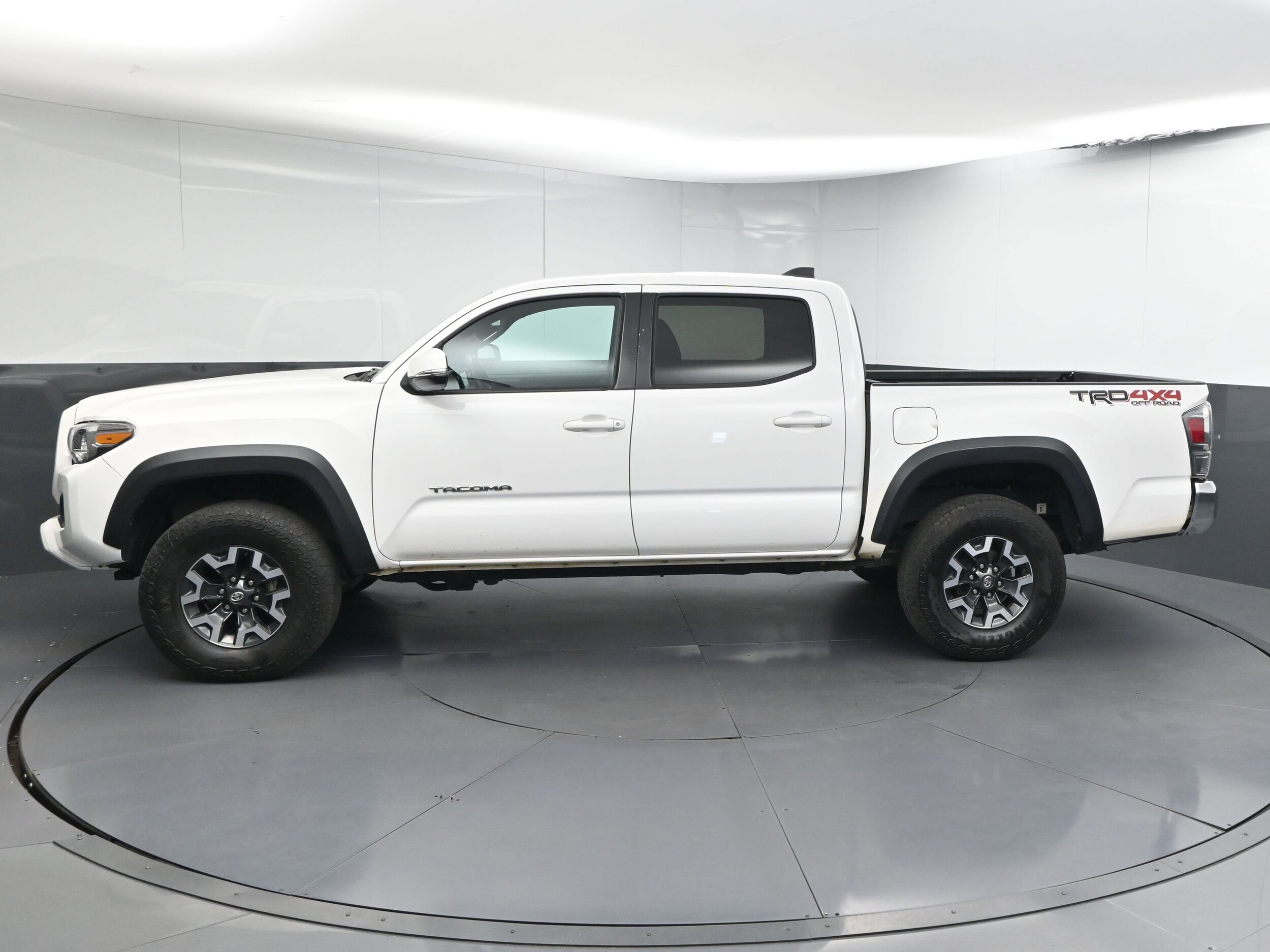 2021 Toyota Tacoma Double Cab photo 4