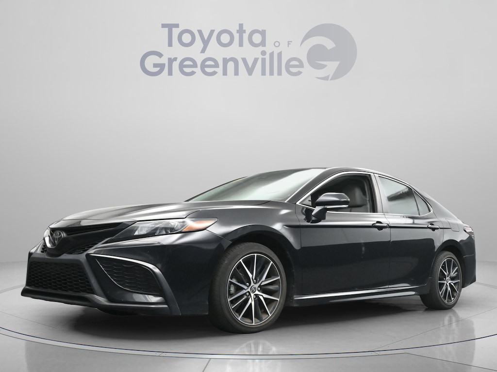 Used 2023 Toyota Camry SE Sedan