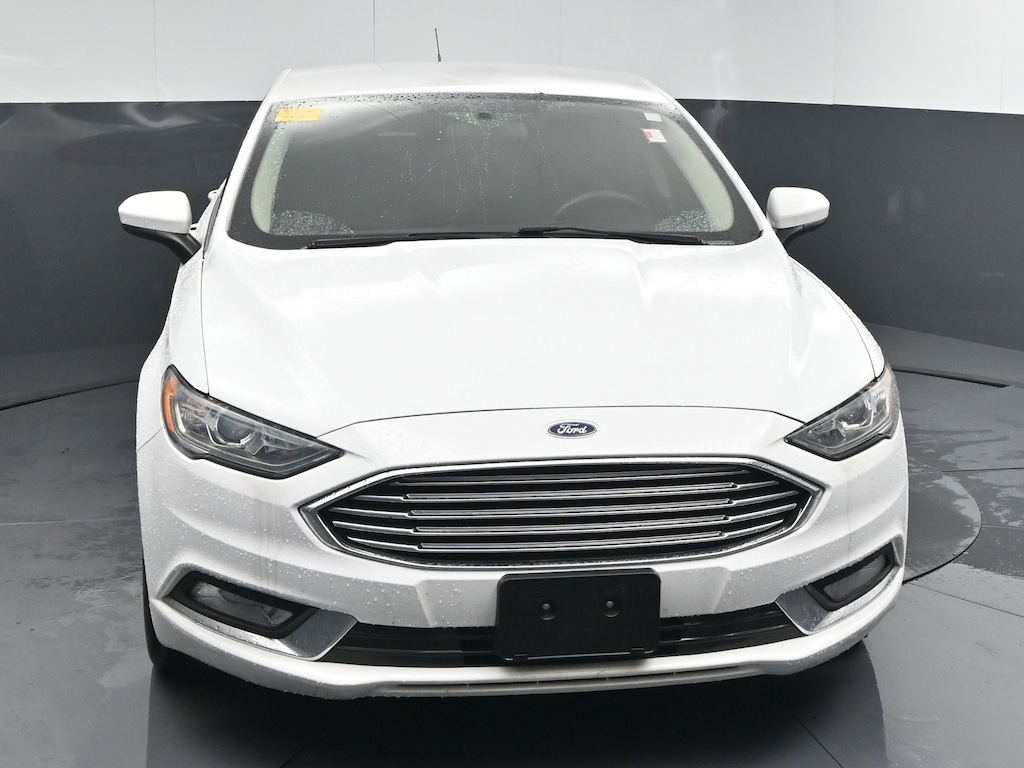 Used 2018 Ford Fusion SE Sedan
