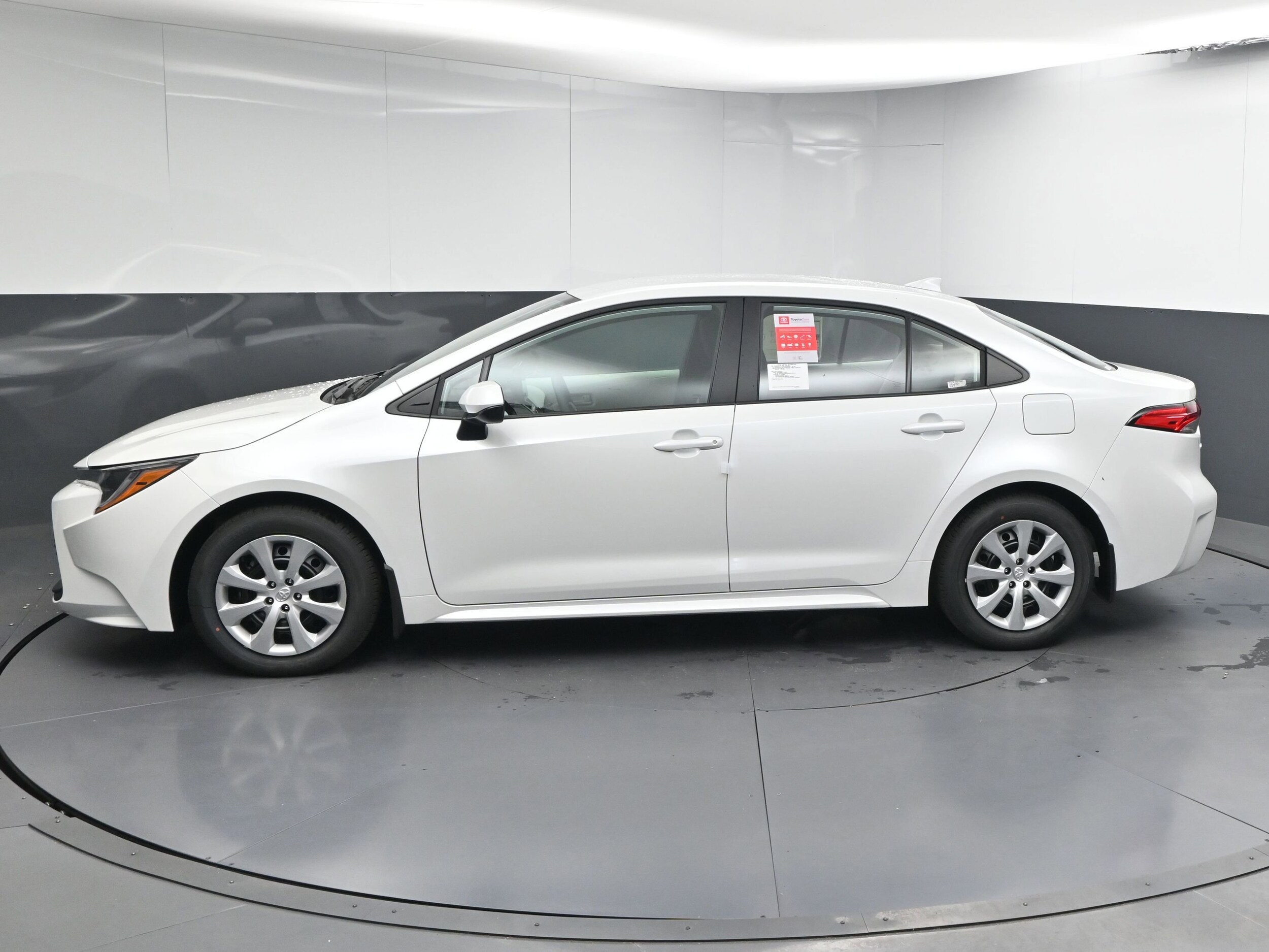 2026 Toyota Corolla LE photo 4